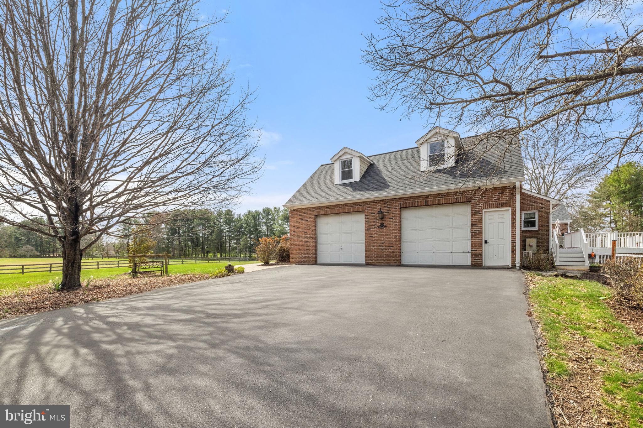 ENGLISH CHASE - Residential