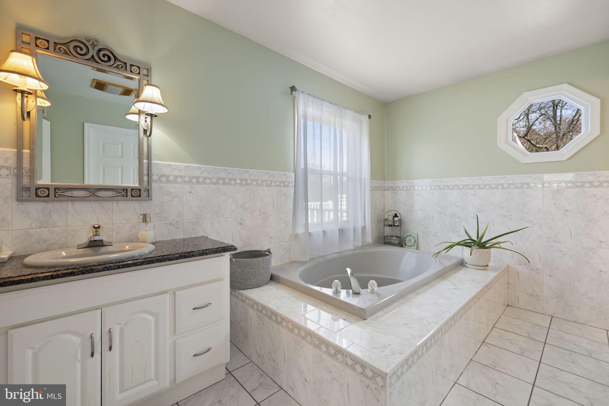 ENGLISH CHASE - Residential