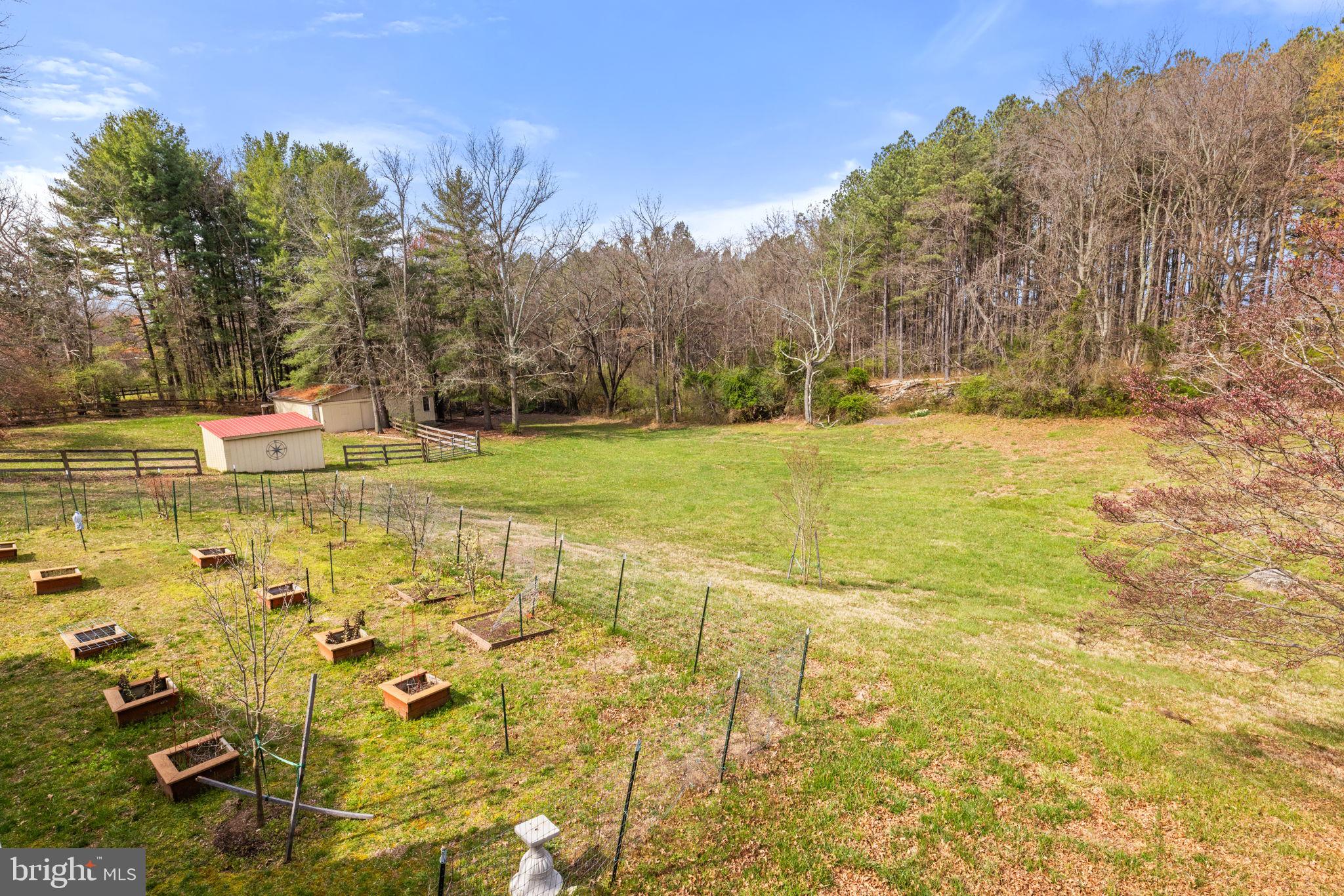 ENGLISH CHASE - Residential