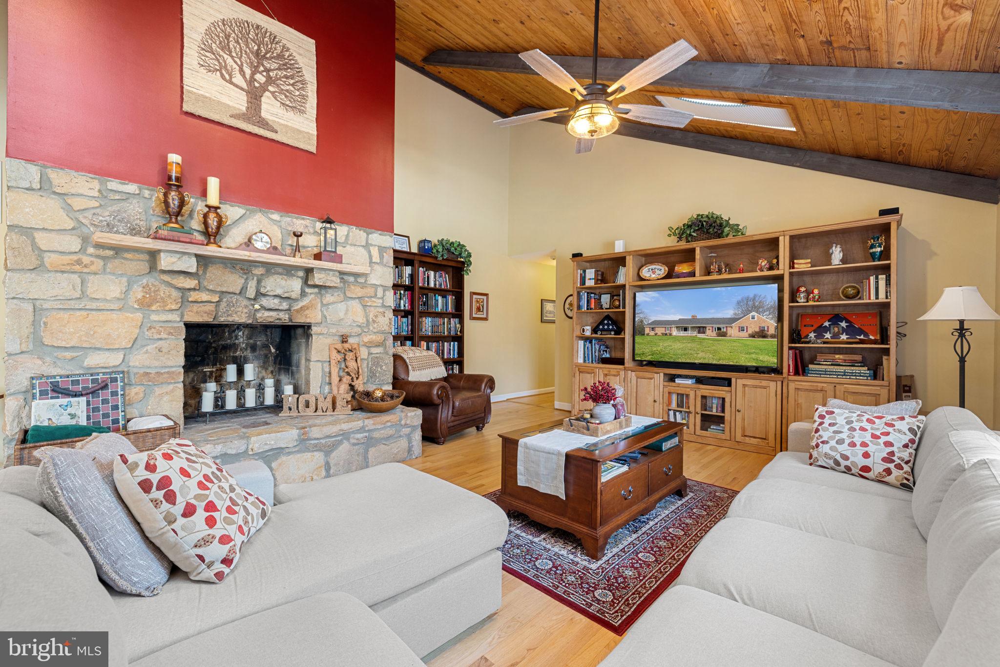 ENGLISH CHASE - Residential