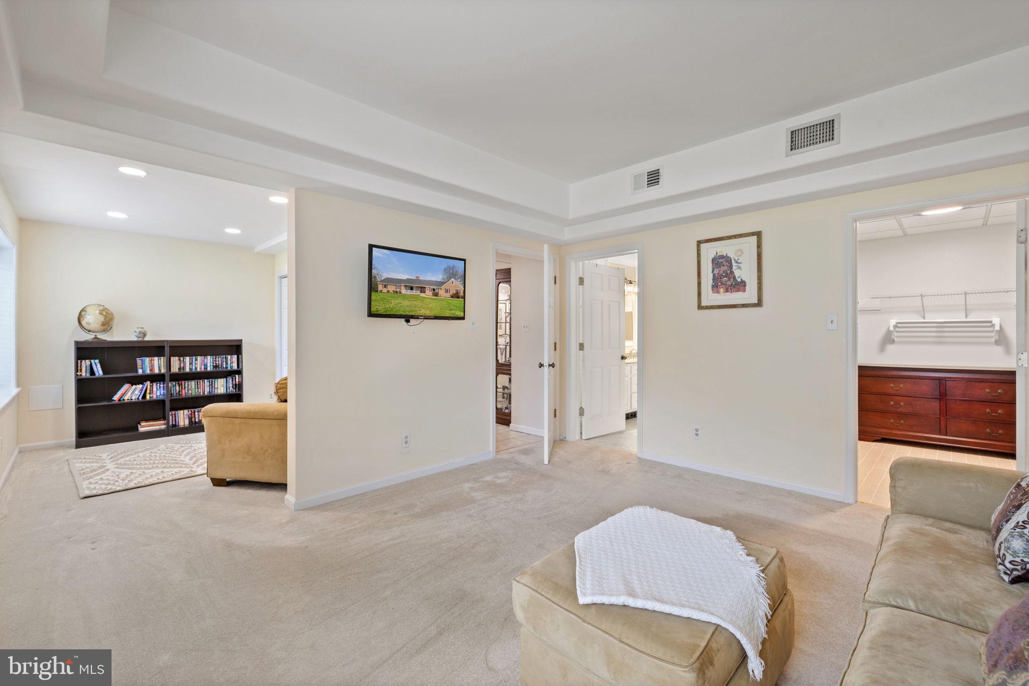 ENGLISH CHASE - Residential