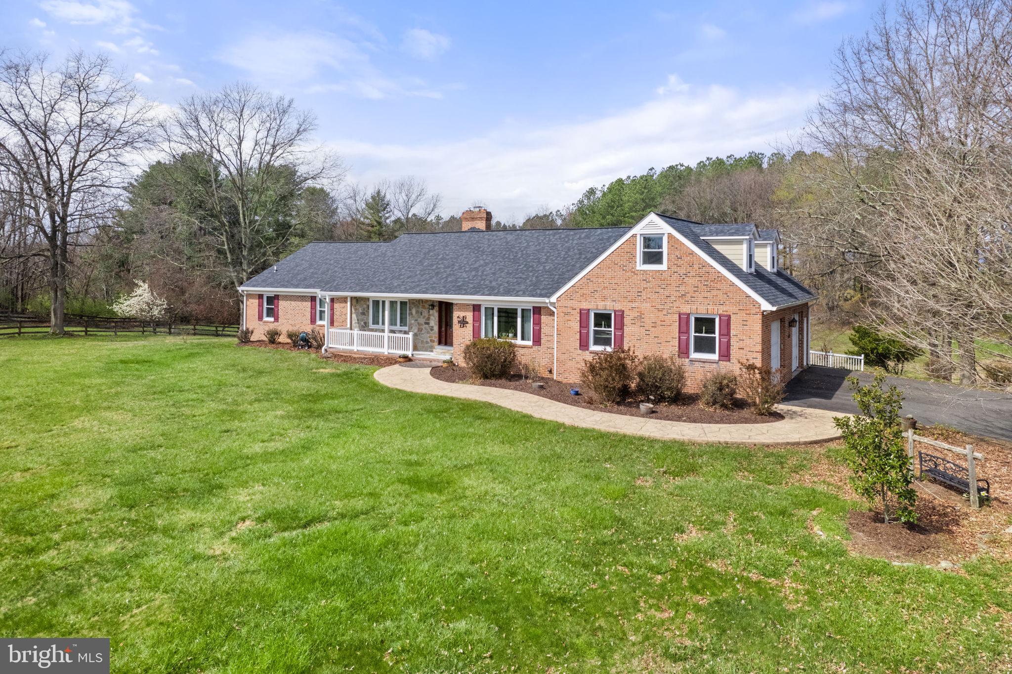 ENGLISH CHASE - Residential