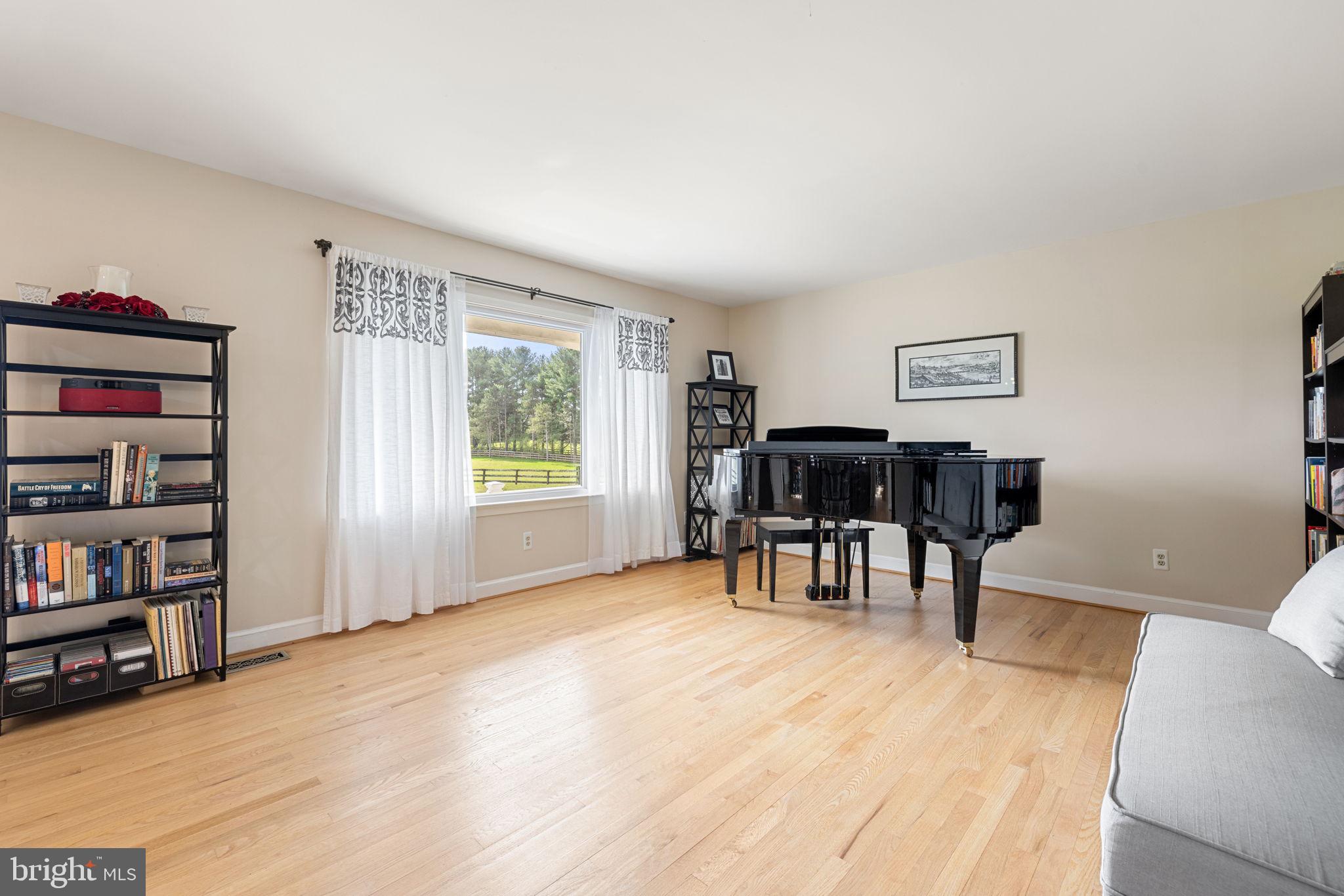 ENGLISH CHASE - Residential