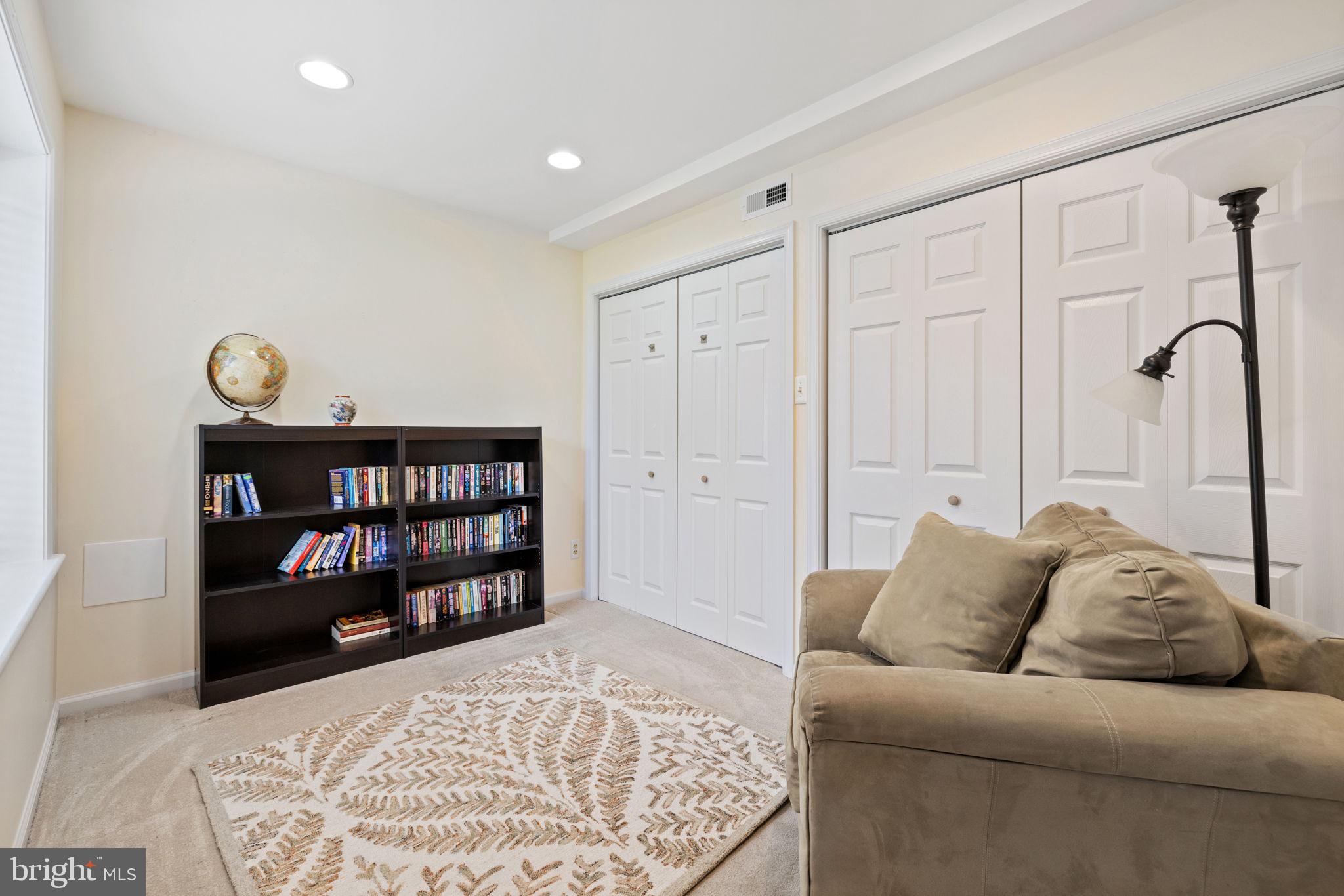 ENGLISH CHASE - Residential