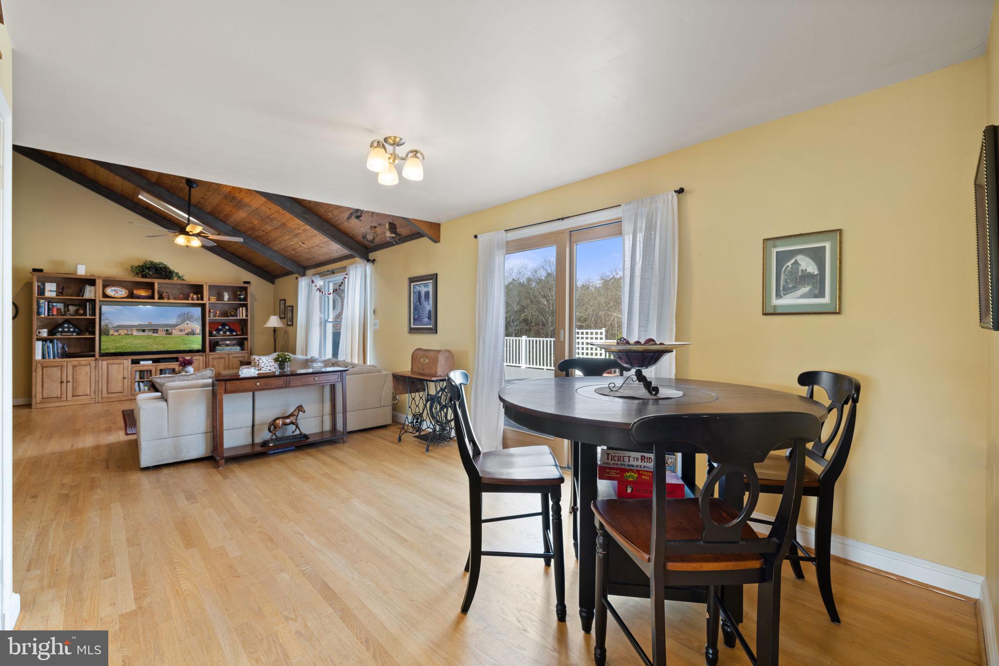 ENGLISH CHASE - Residential