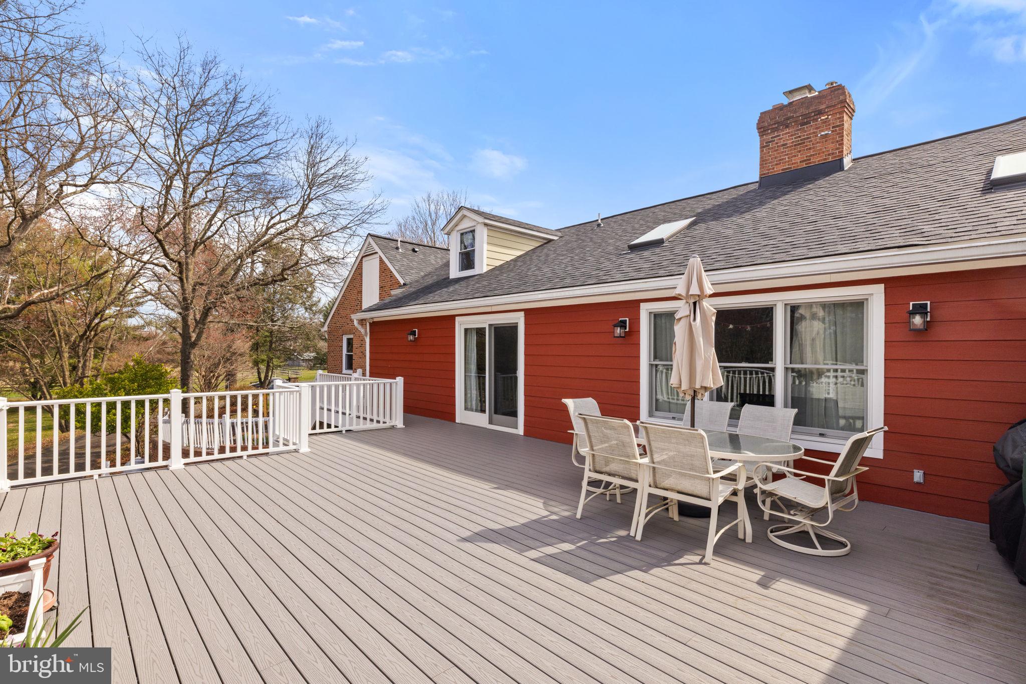 ENGLISH CHASE - Residential