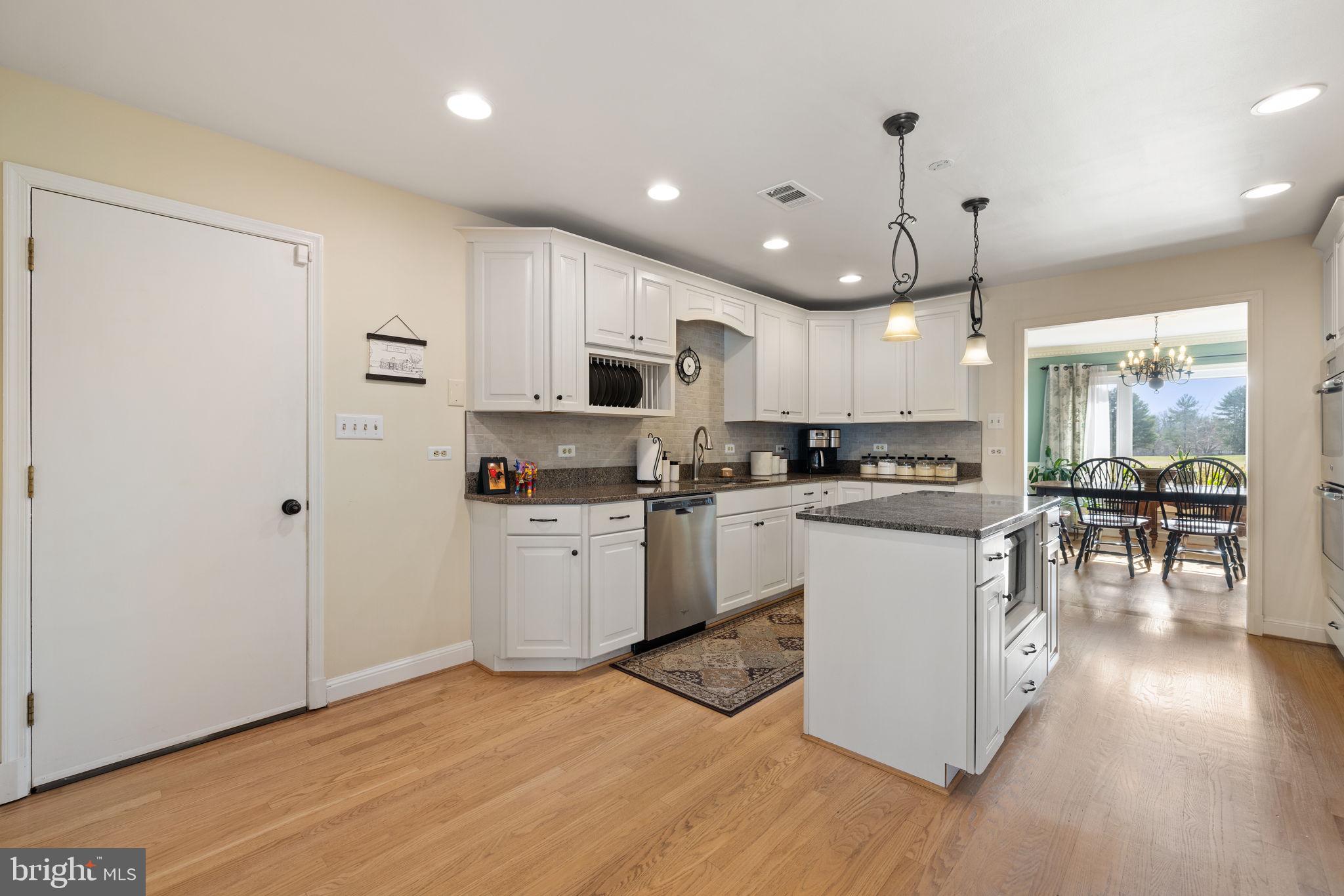 ENGLISH CHASE - Residential