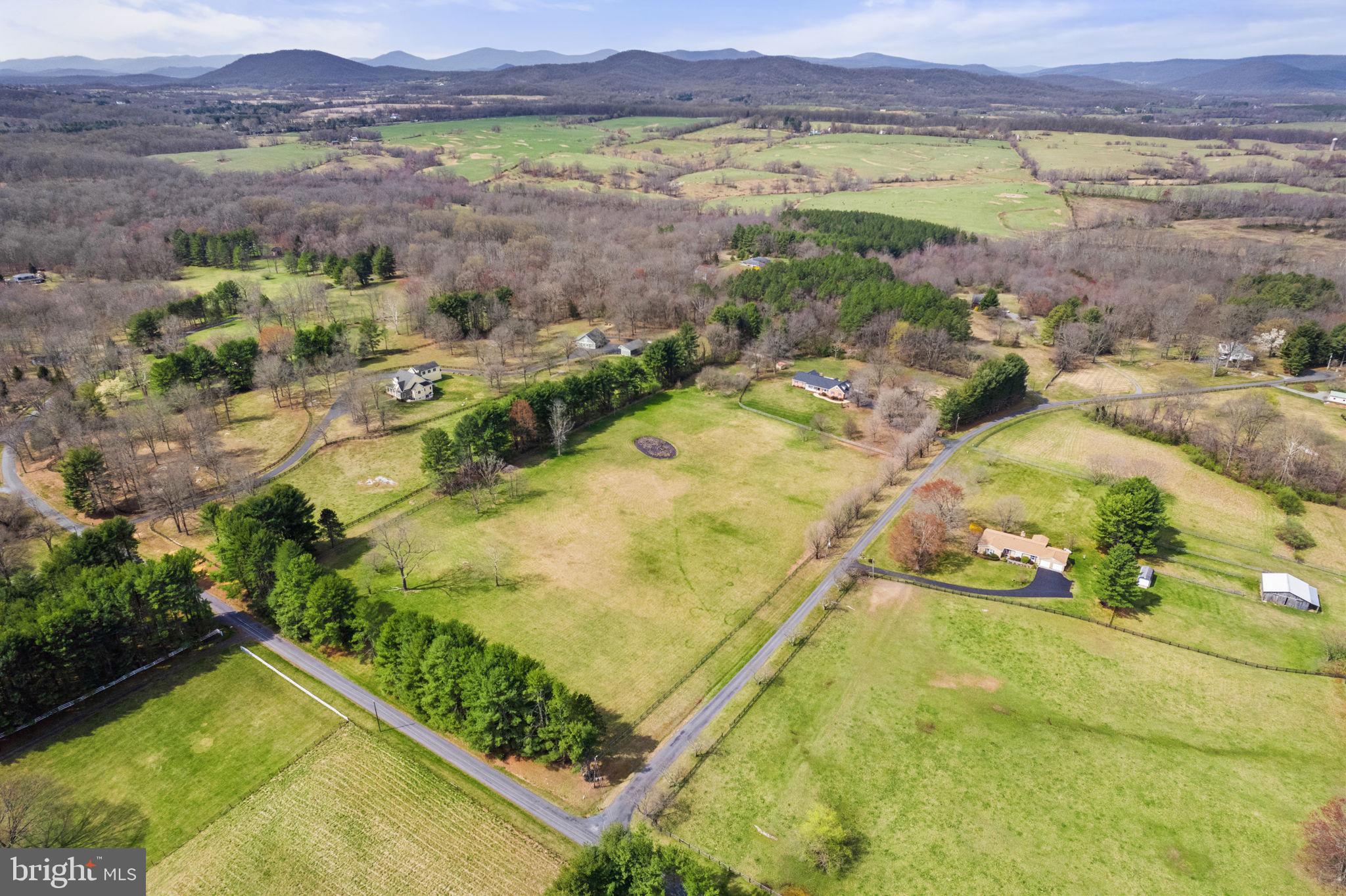 ENGLISH CHASE - Residential