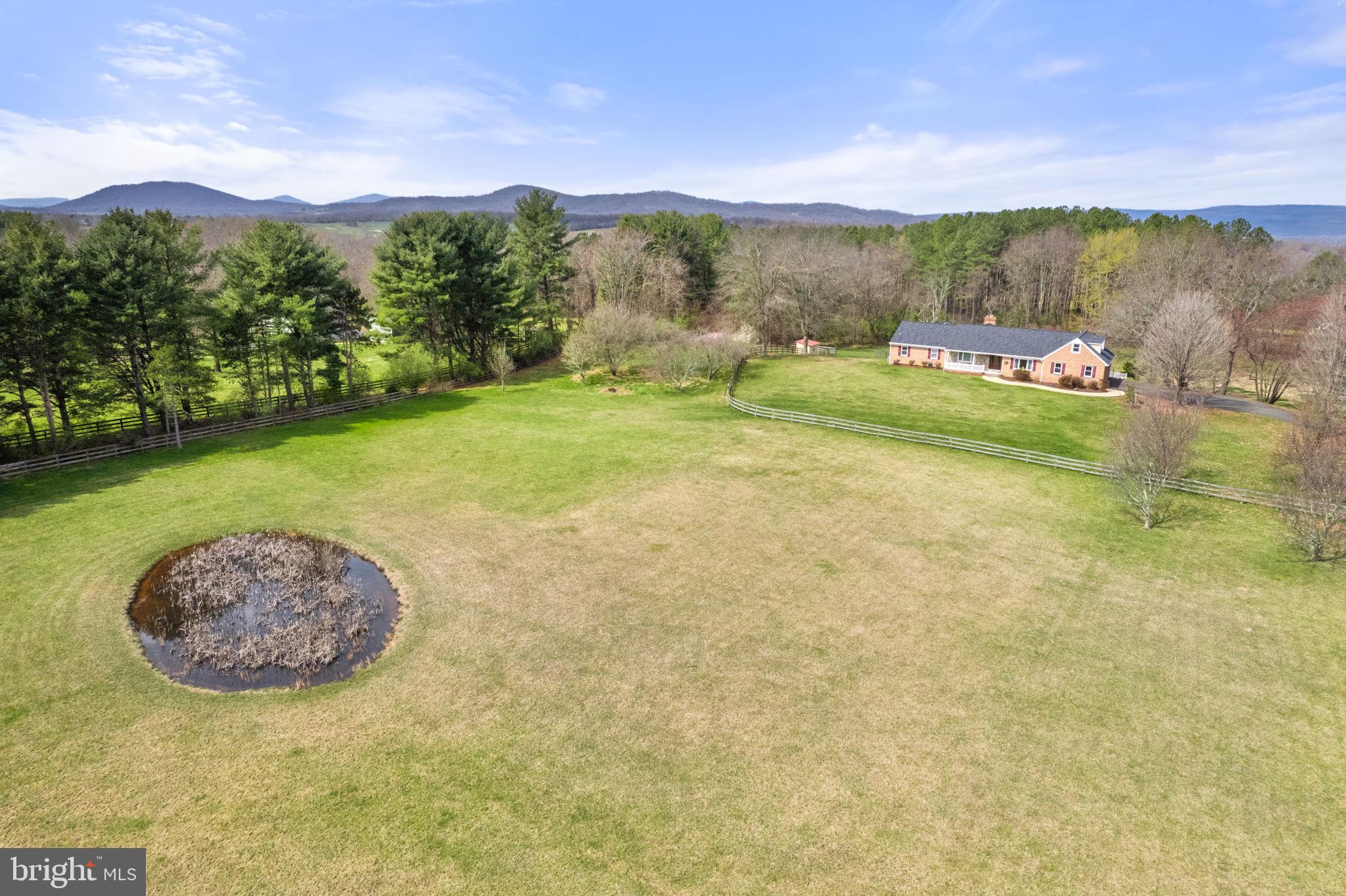 ENGLISH CHASE - Residential