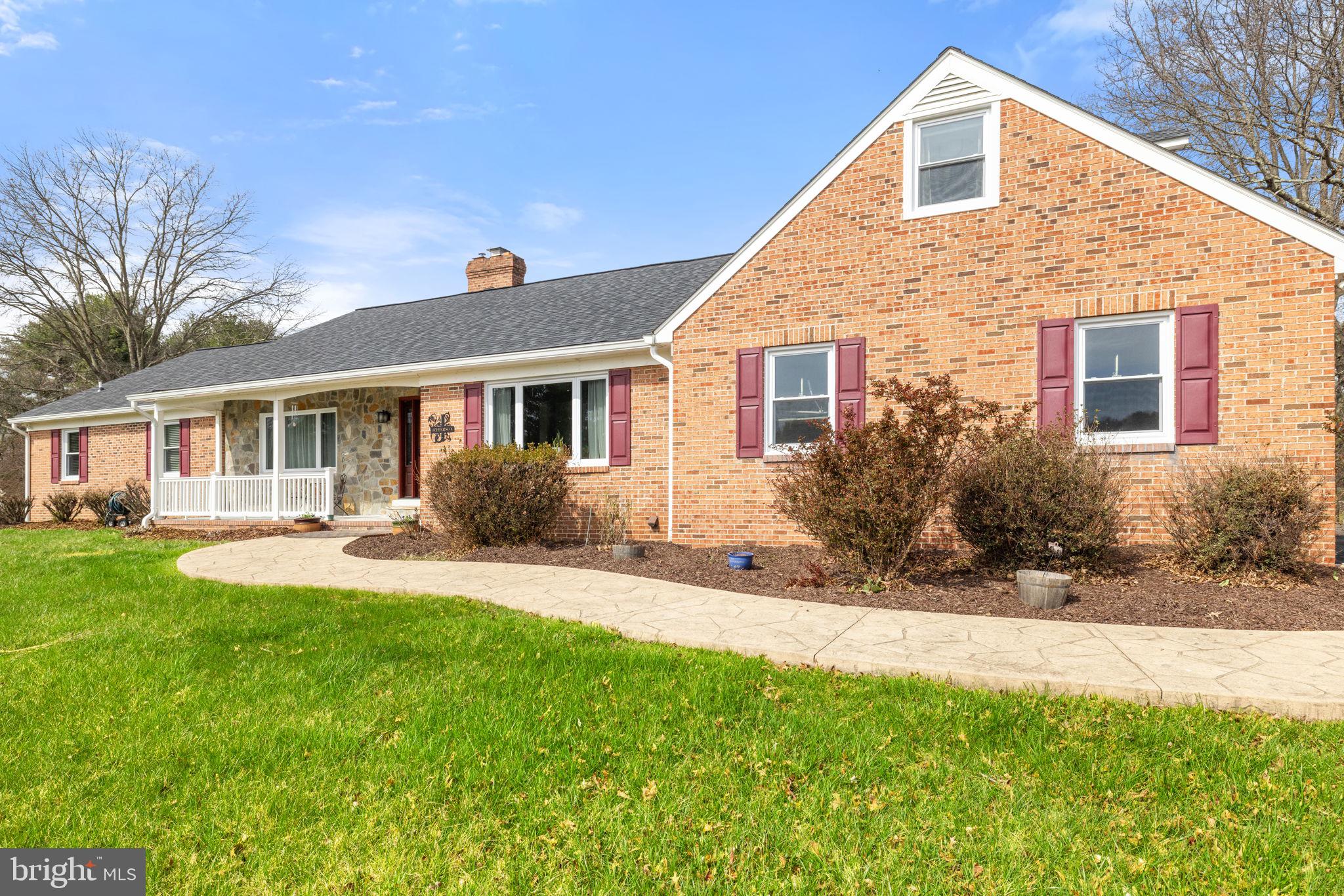 ENGLISH CHASE - Residential