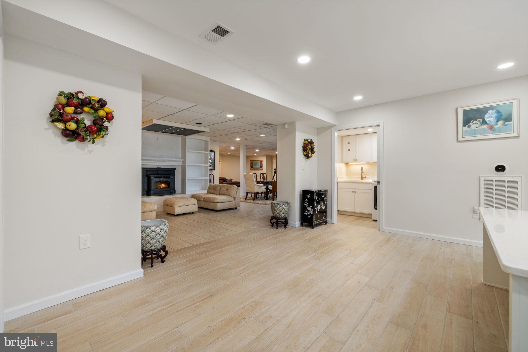 ENGLISH CHASE - Residential