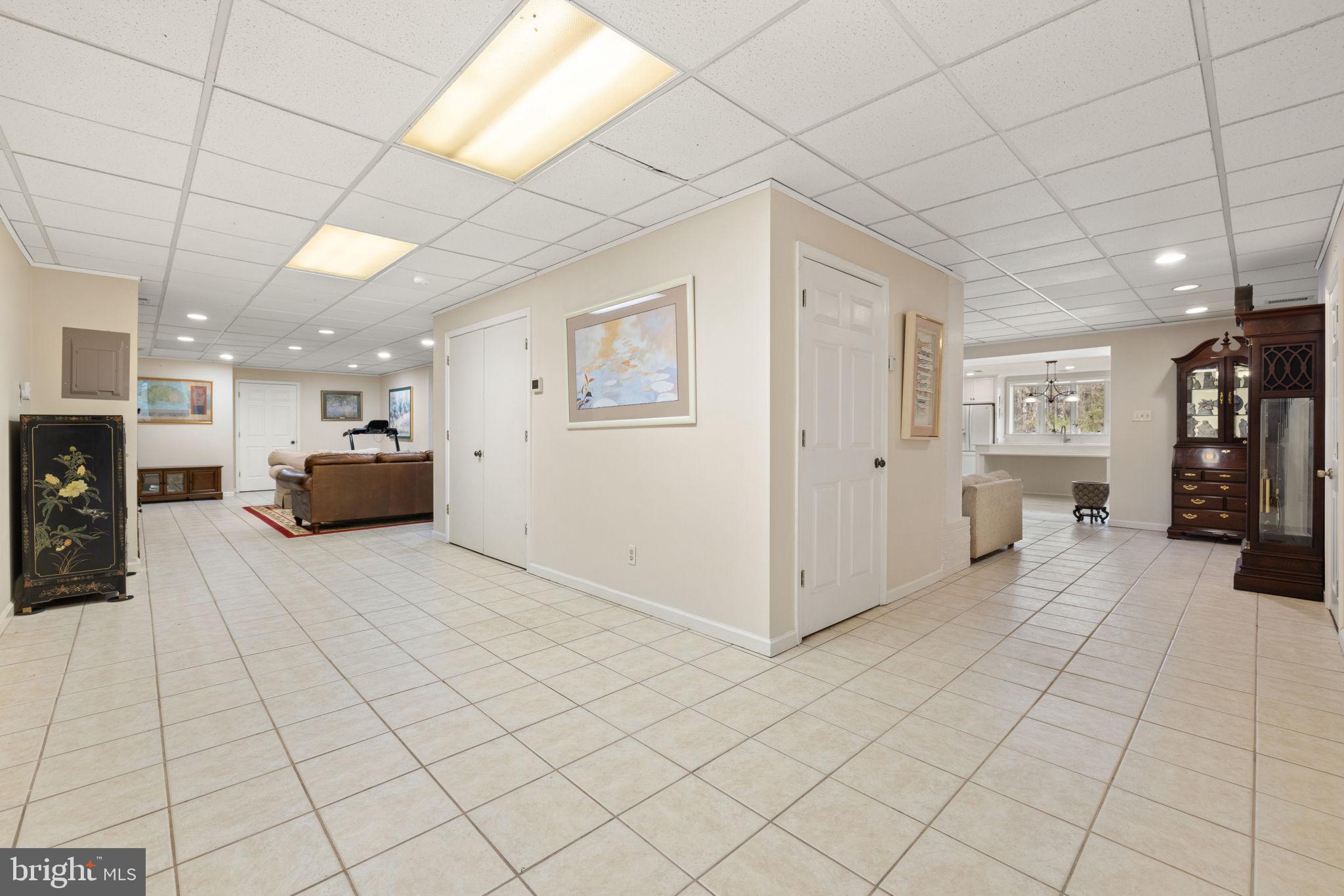 ENGLISH CHASE - Residential