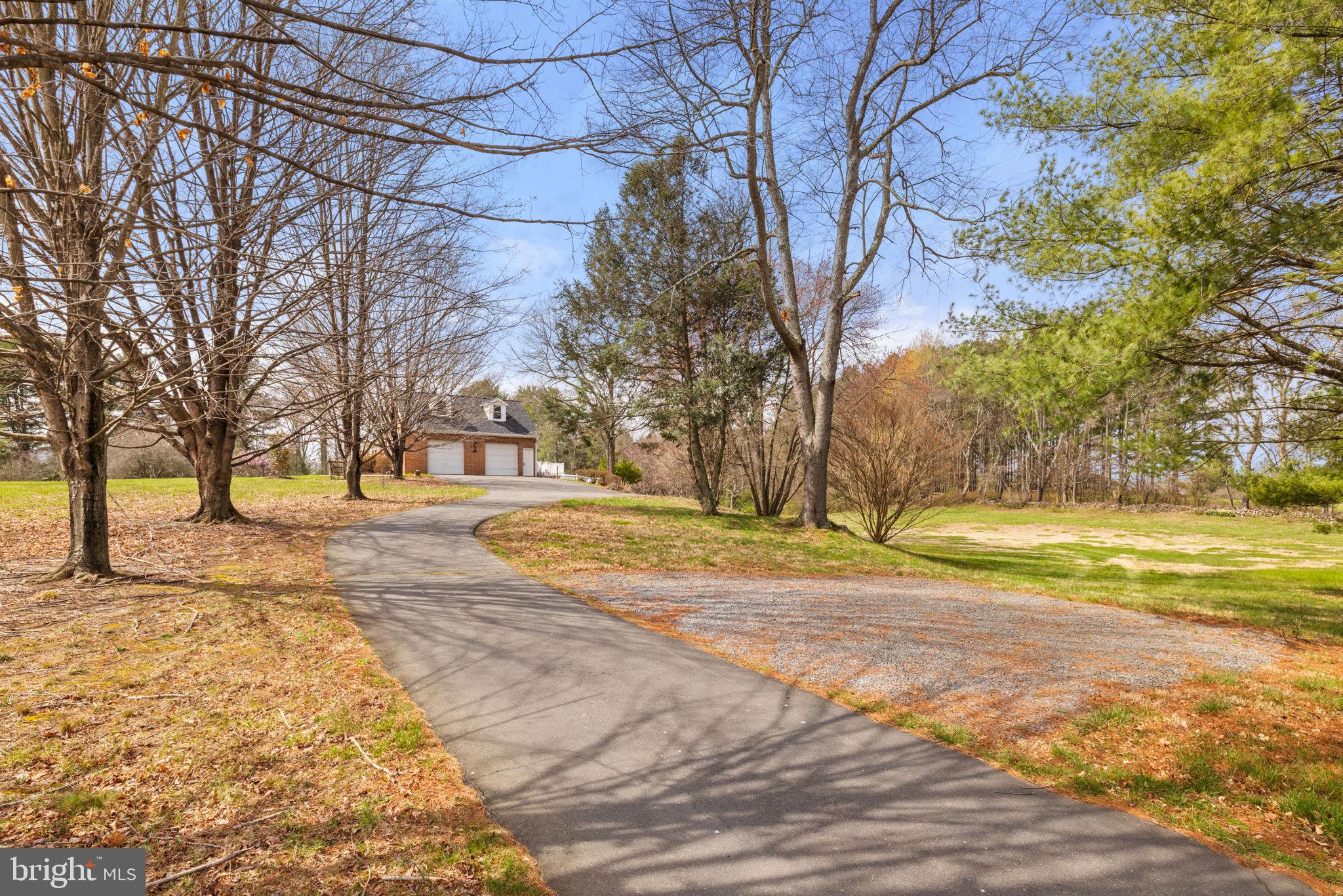 ENGLISH CHASE - Residential