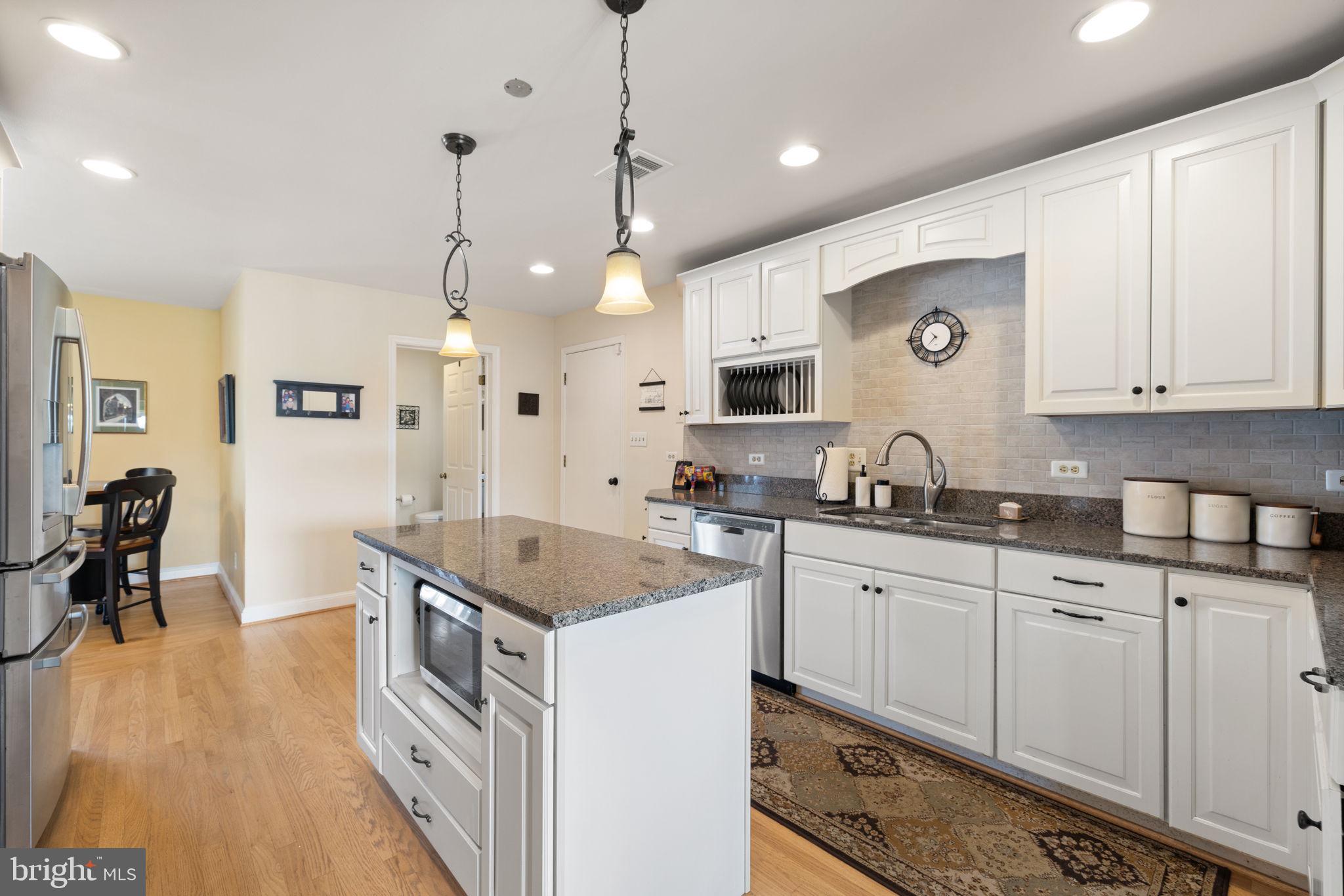 ENGLISH CHASE - Residential