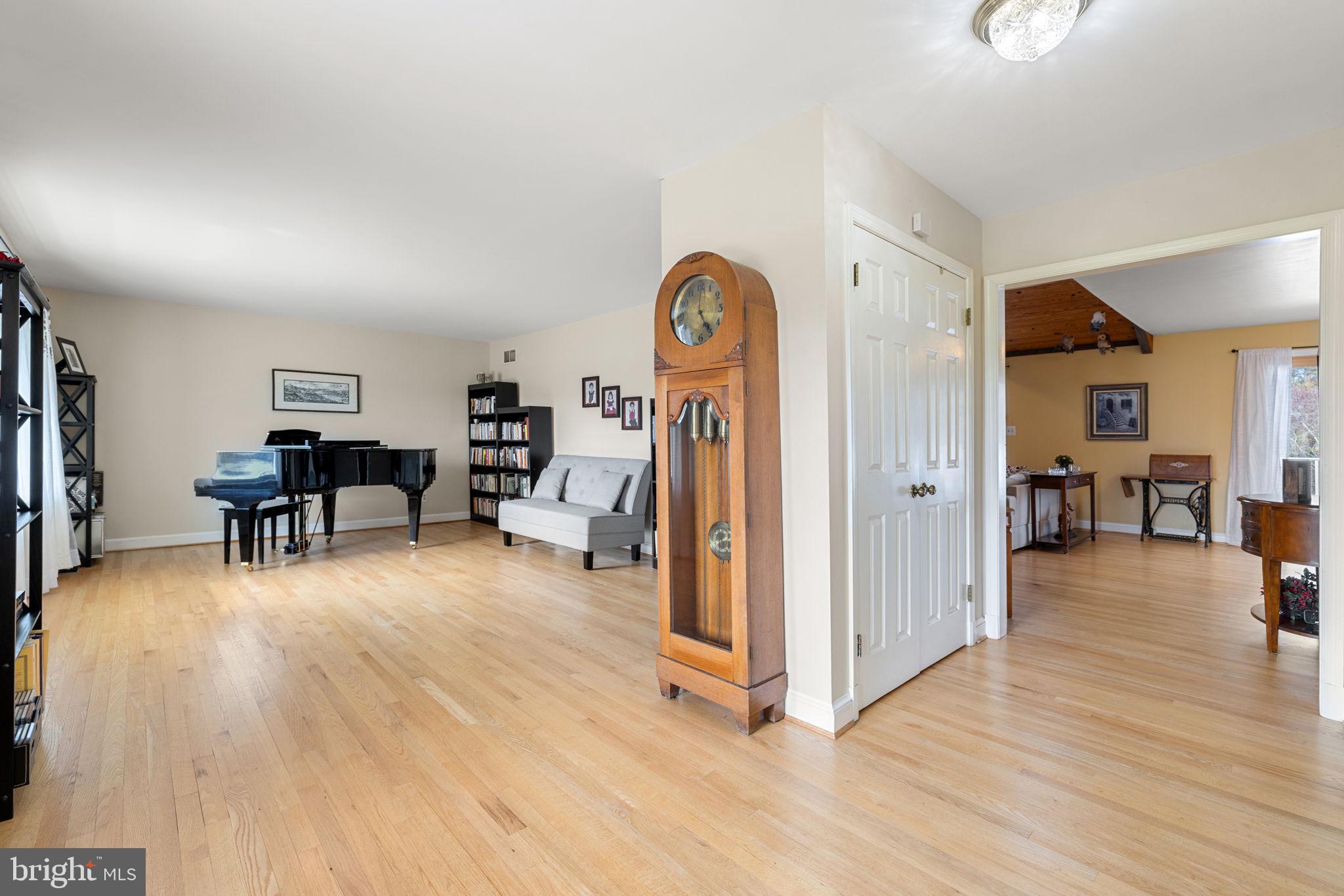 ENGLISH CHASE - Residential