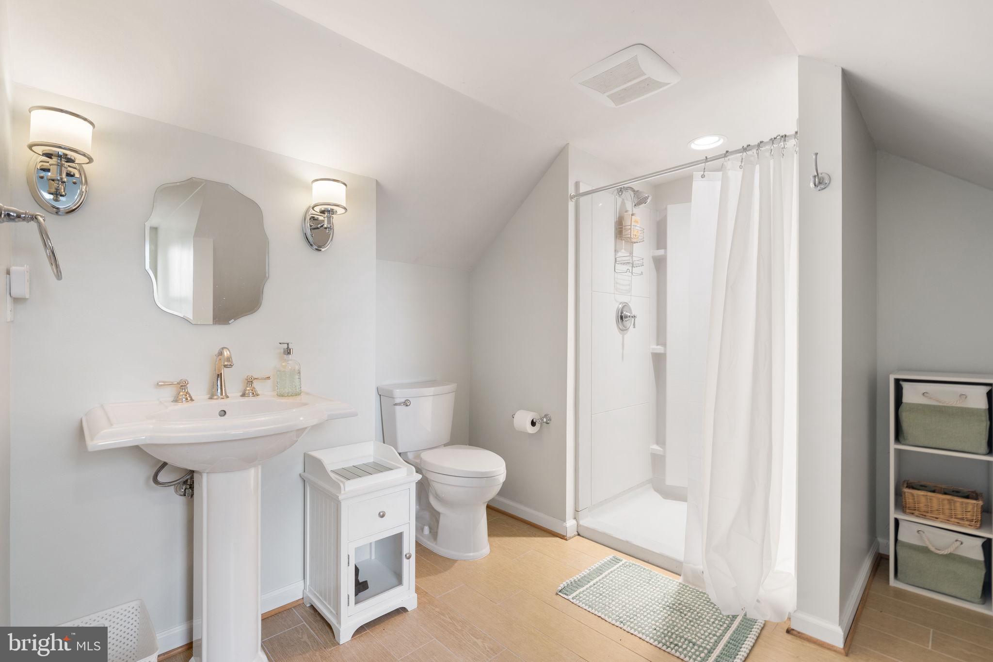 ENGLISH CHASE - Residential