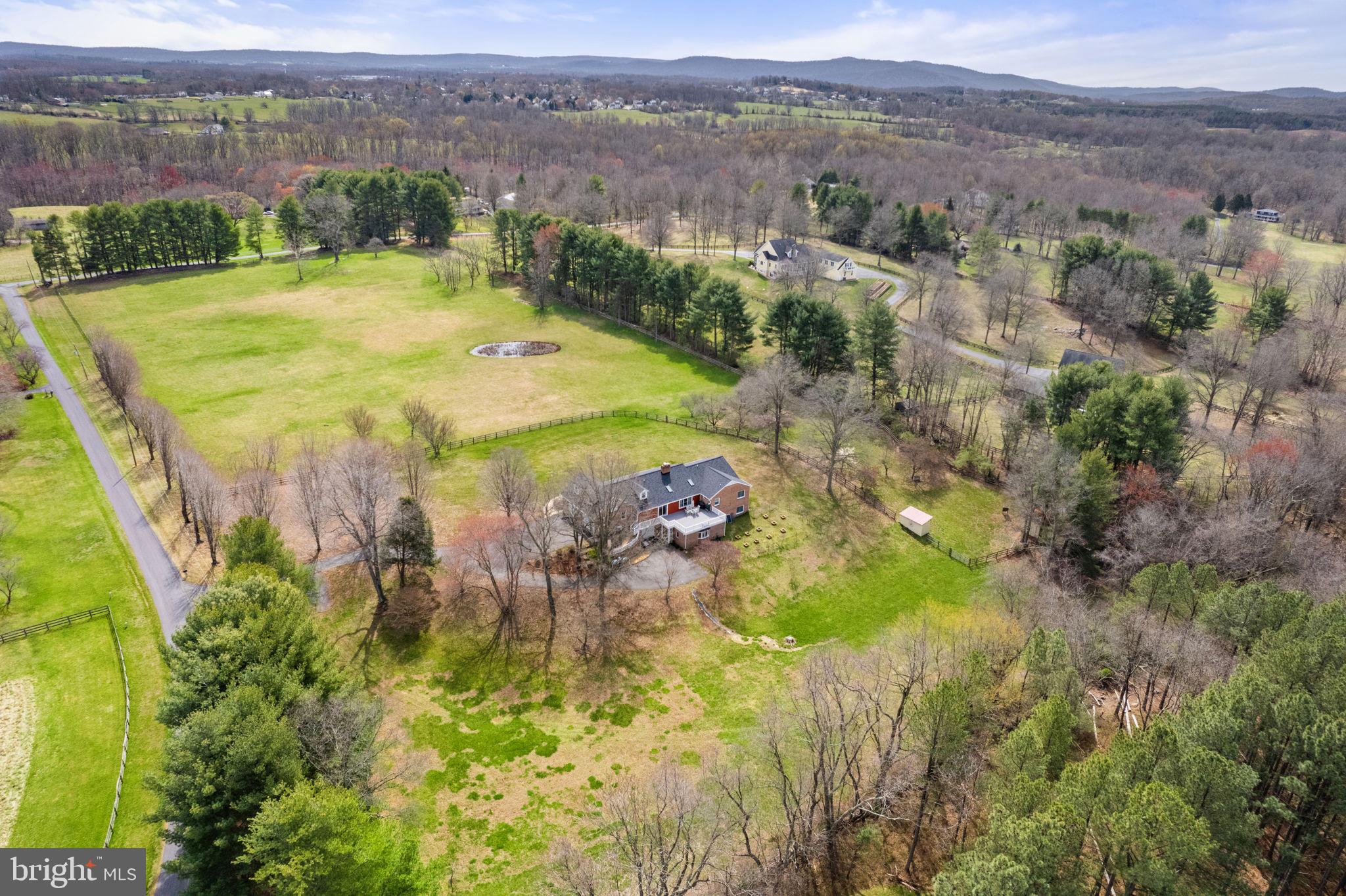 ENGLISH CHASE - Residential