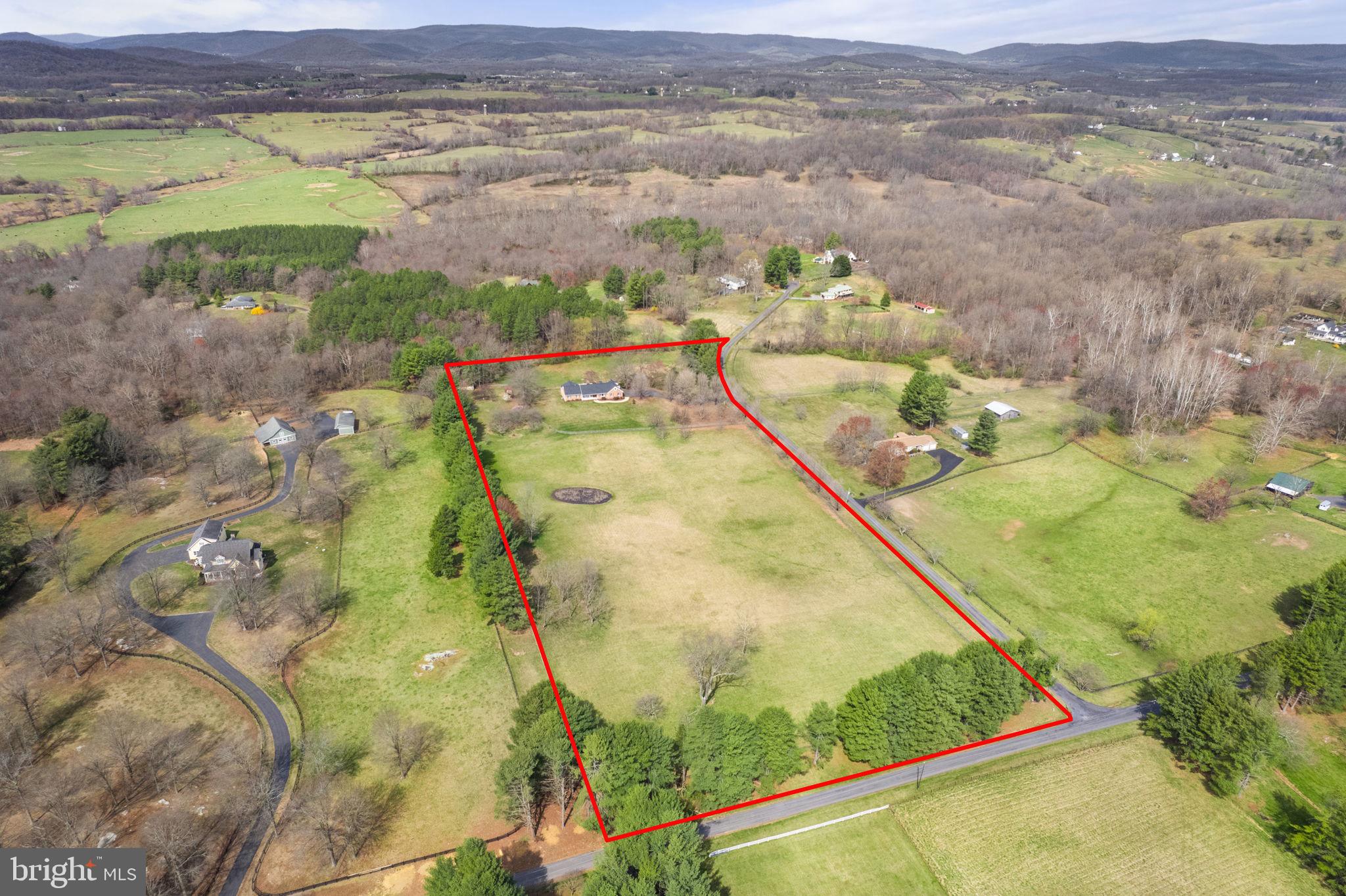 ENGLISH CHASE - Residential