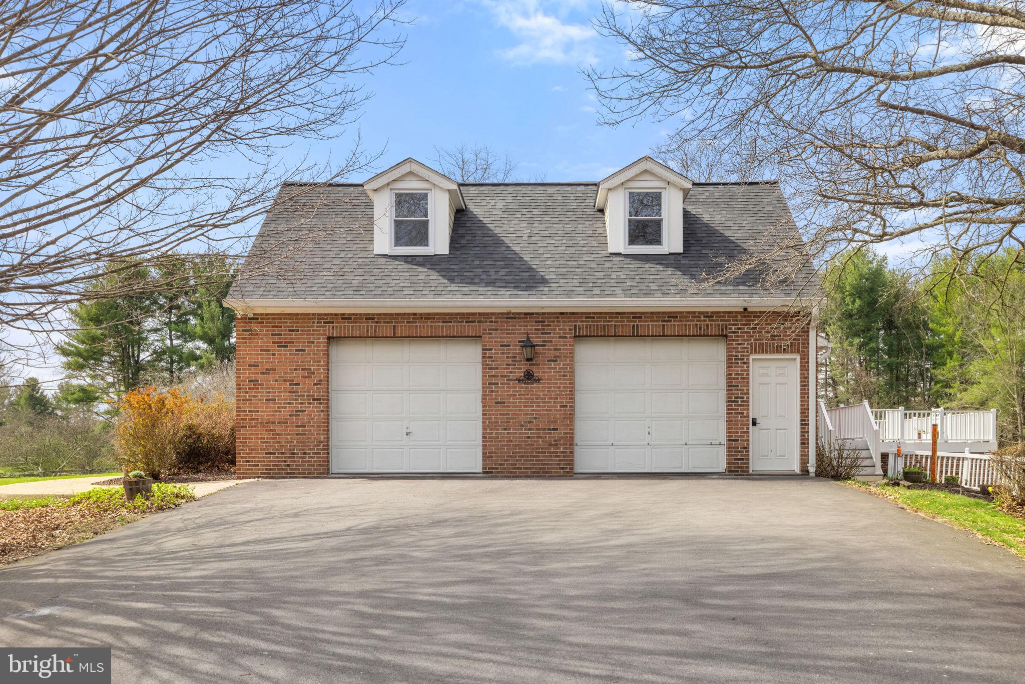 ENGLISH CHASE - Residential