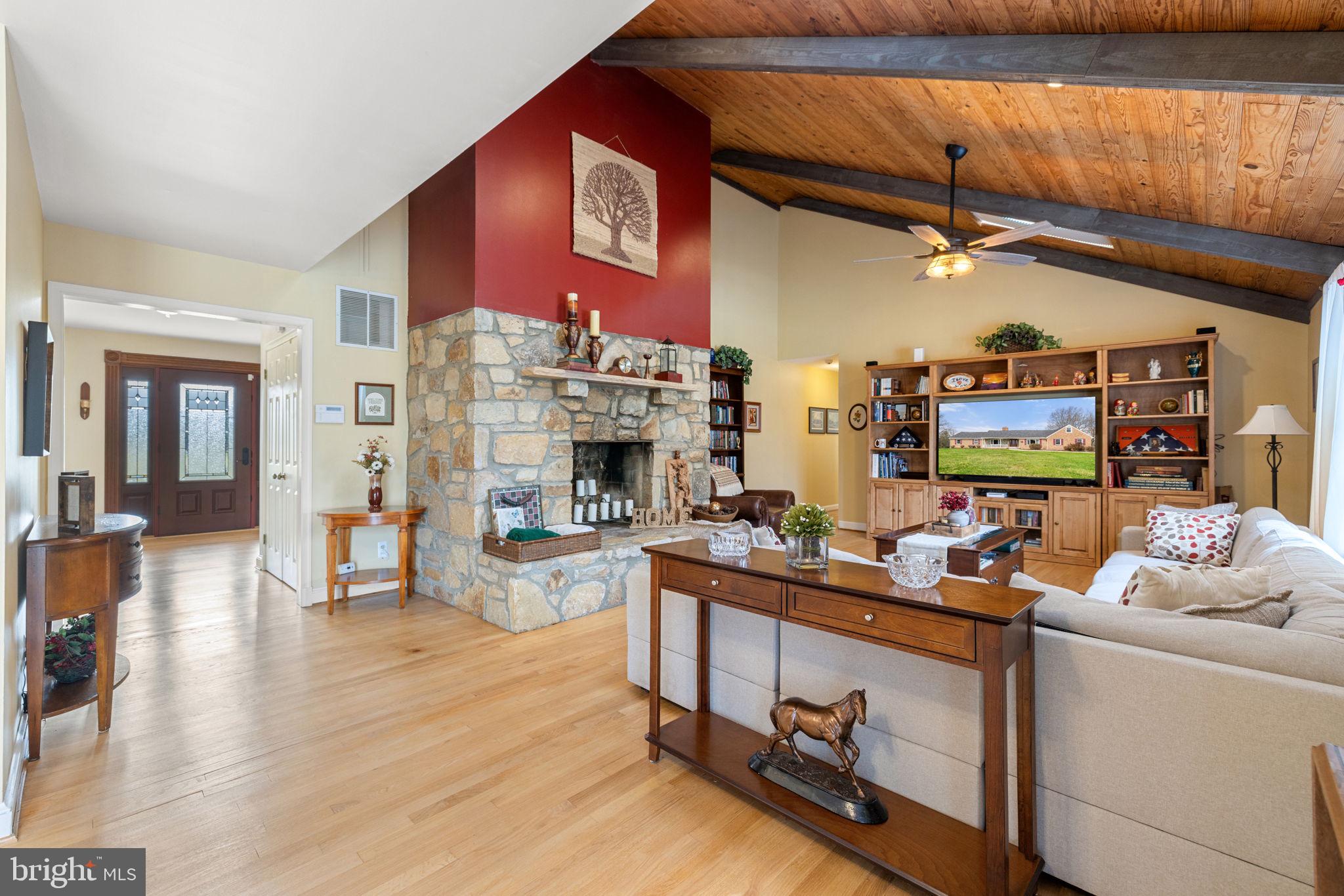 ENGLISH CHASE - Residential