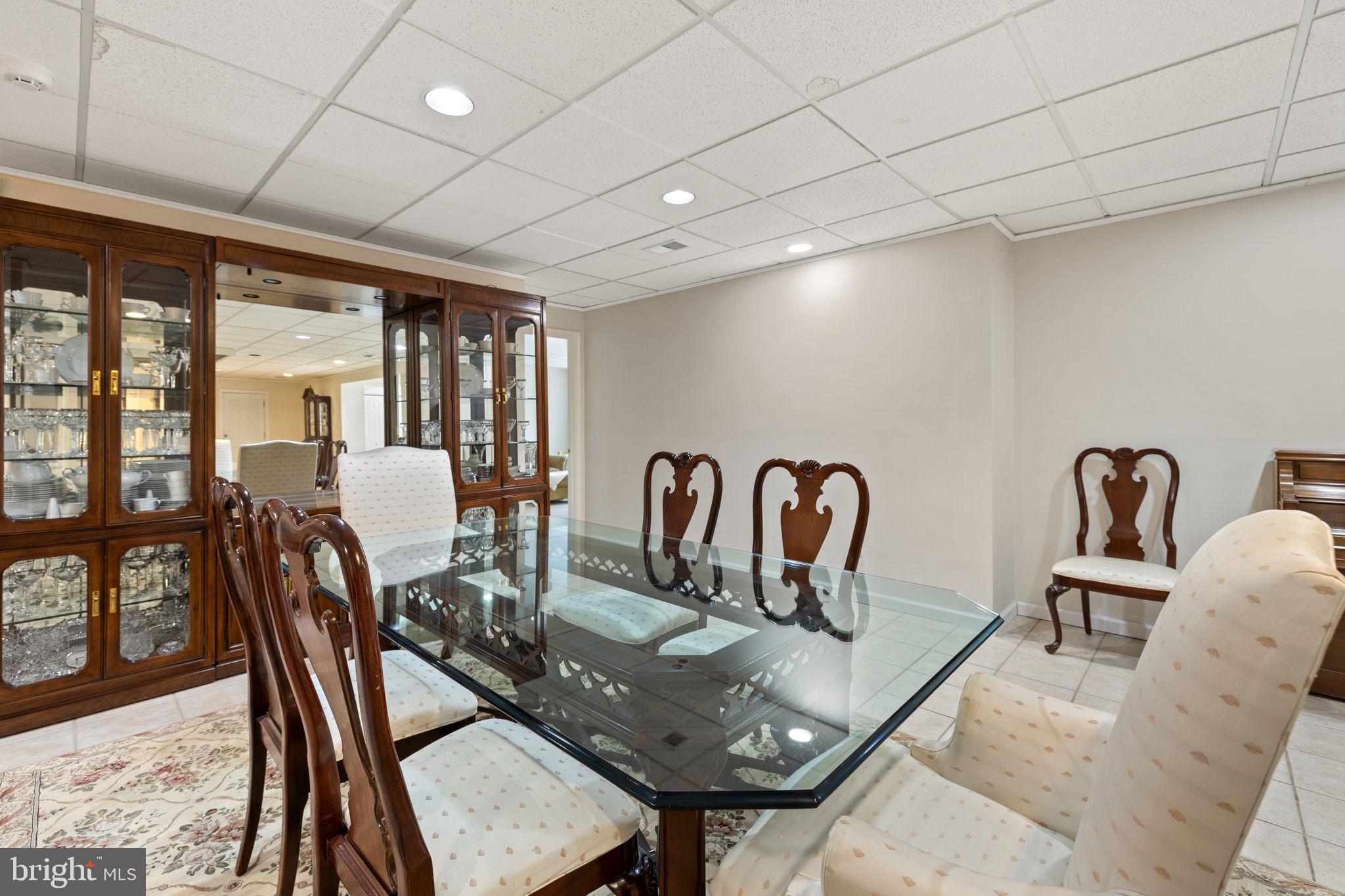 ENGLISH CHASE - Residential