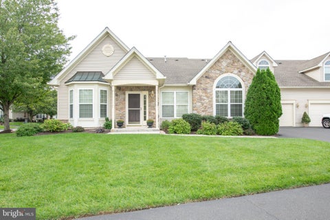 Townhouse For Sale - 182 Shady Brook Drive #289<br/> LANGHORNE, PA 19047