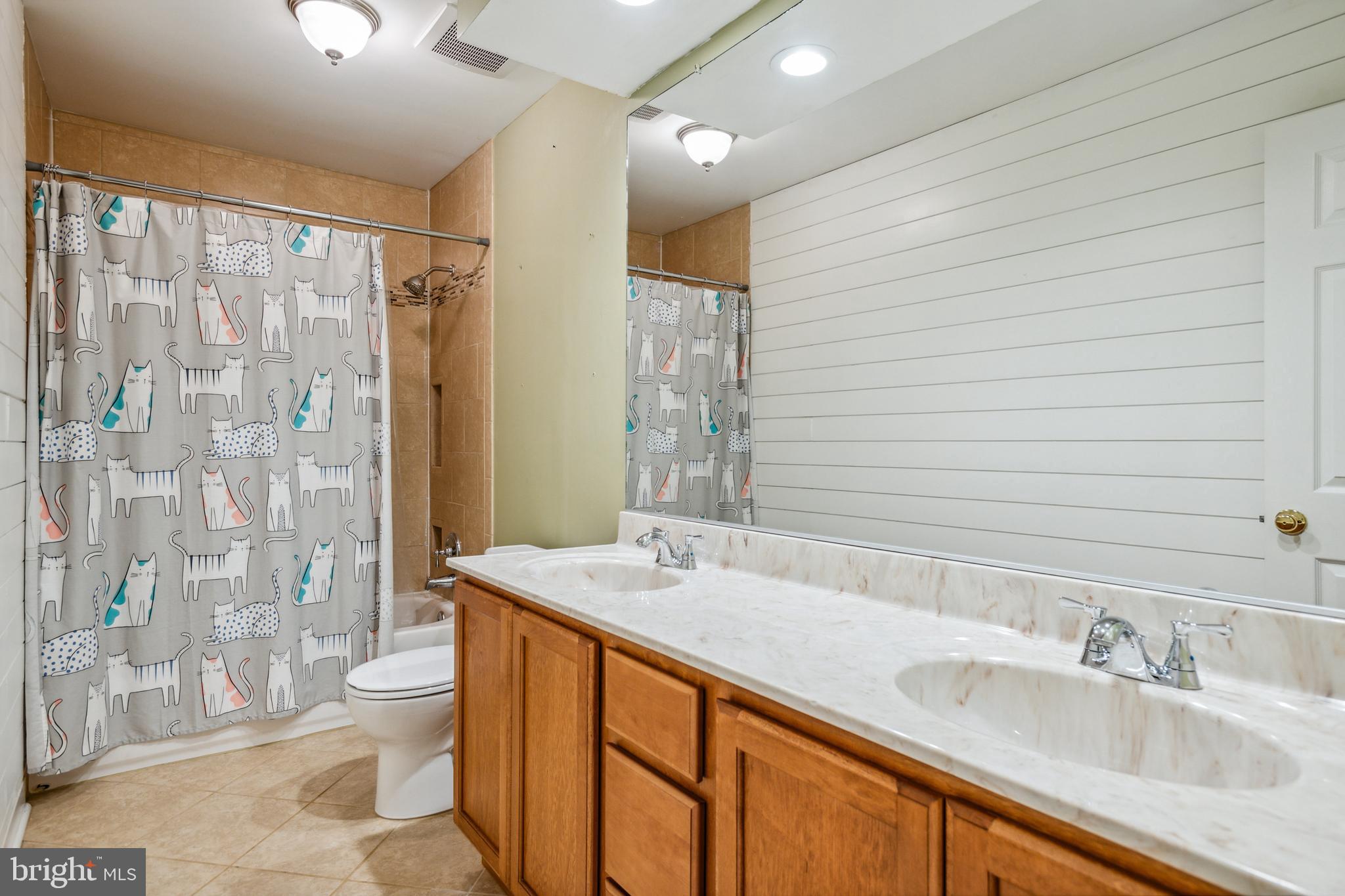 LEE MANOR - Residential Lease