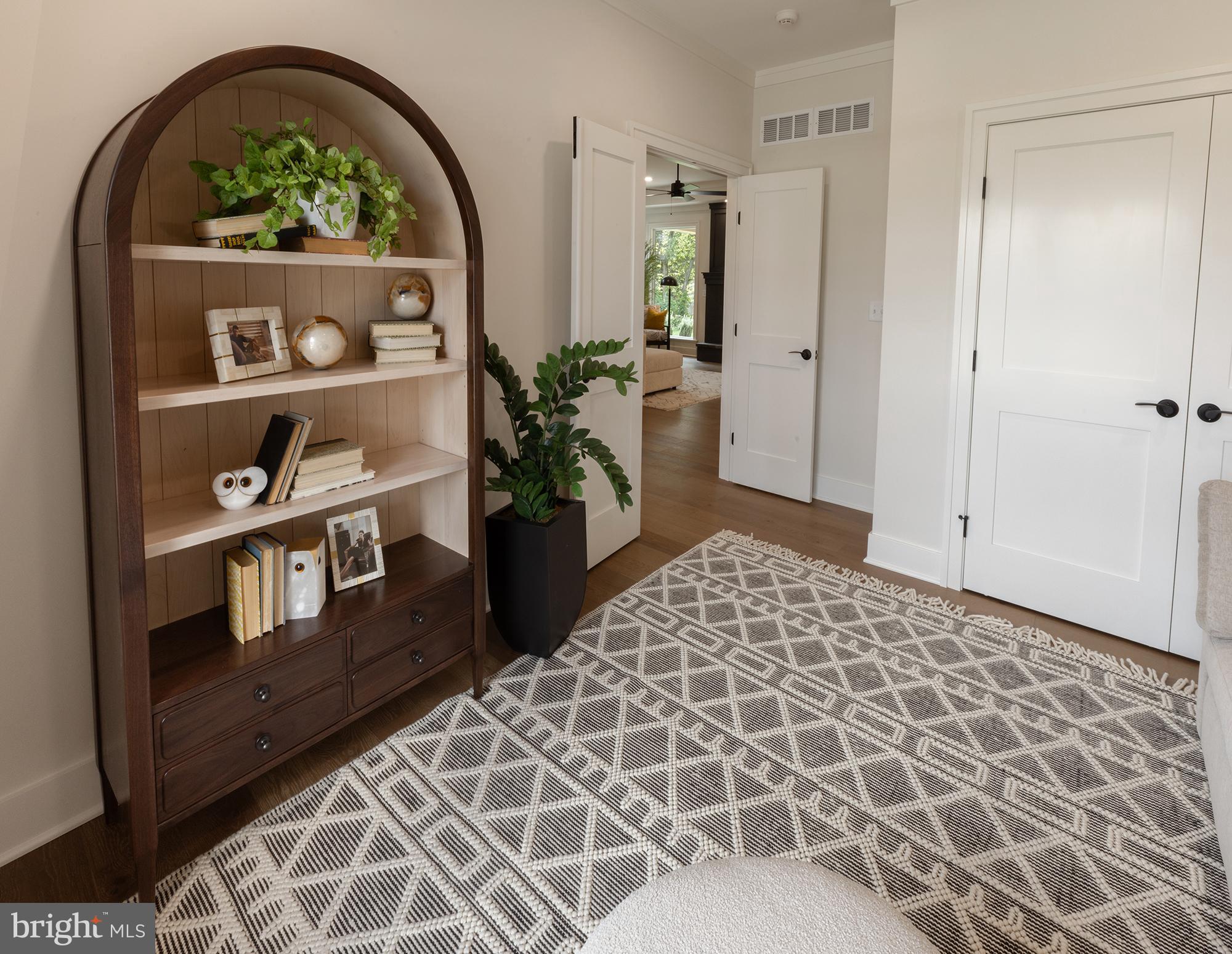 SILVER SPRING - Residential