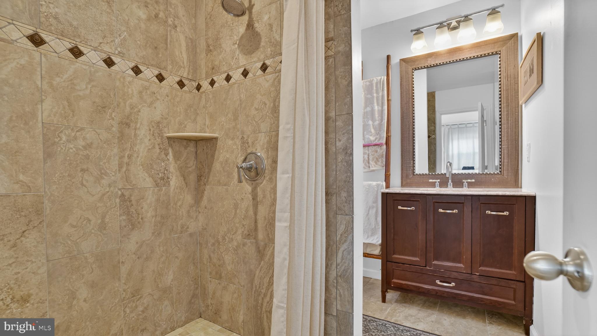 HILLSIDE ACRES - Residential