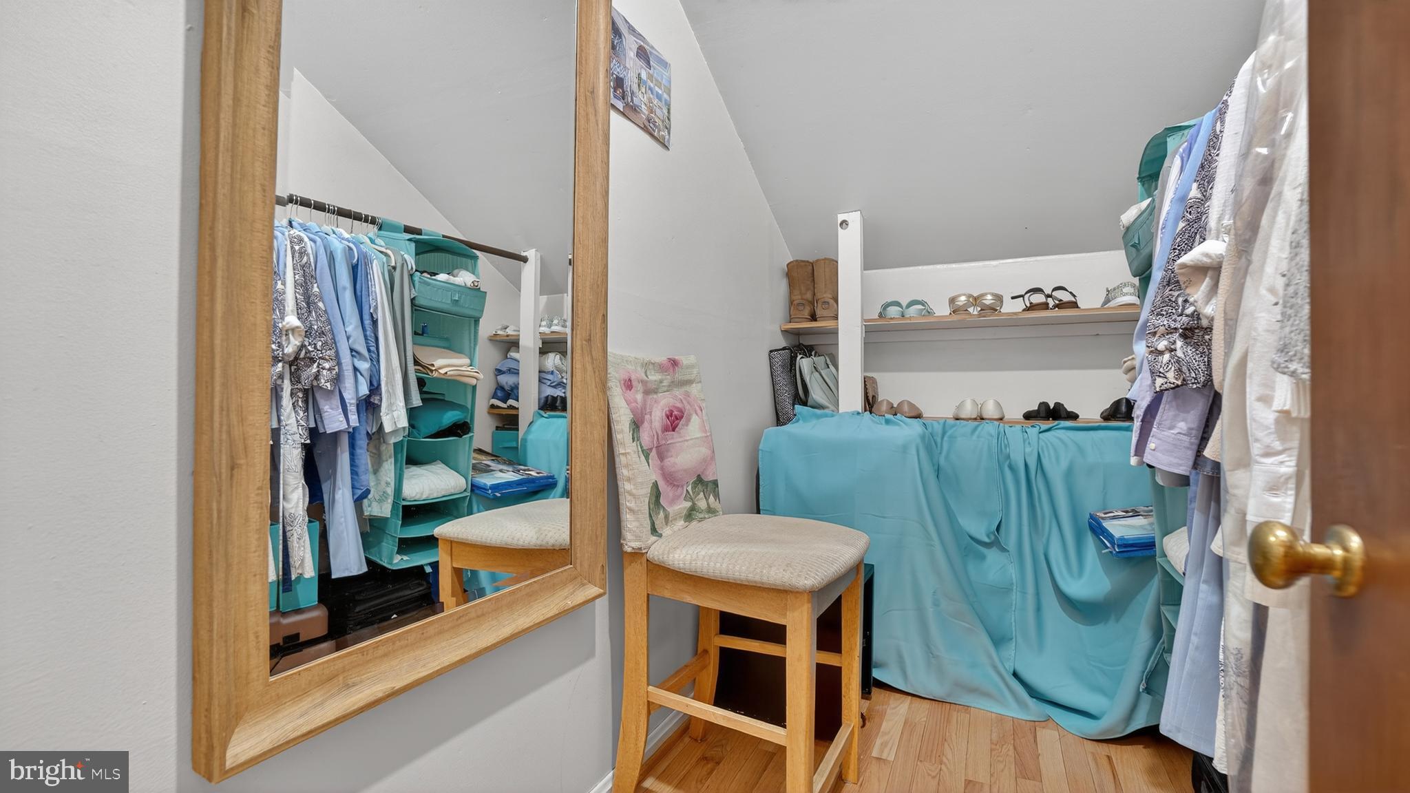 HILLSIDE ACRES - Residential