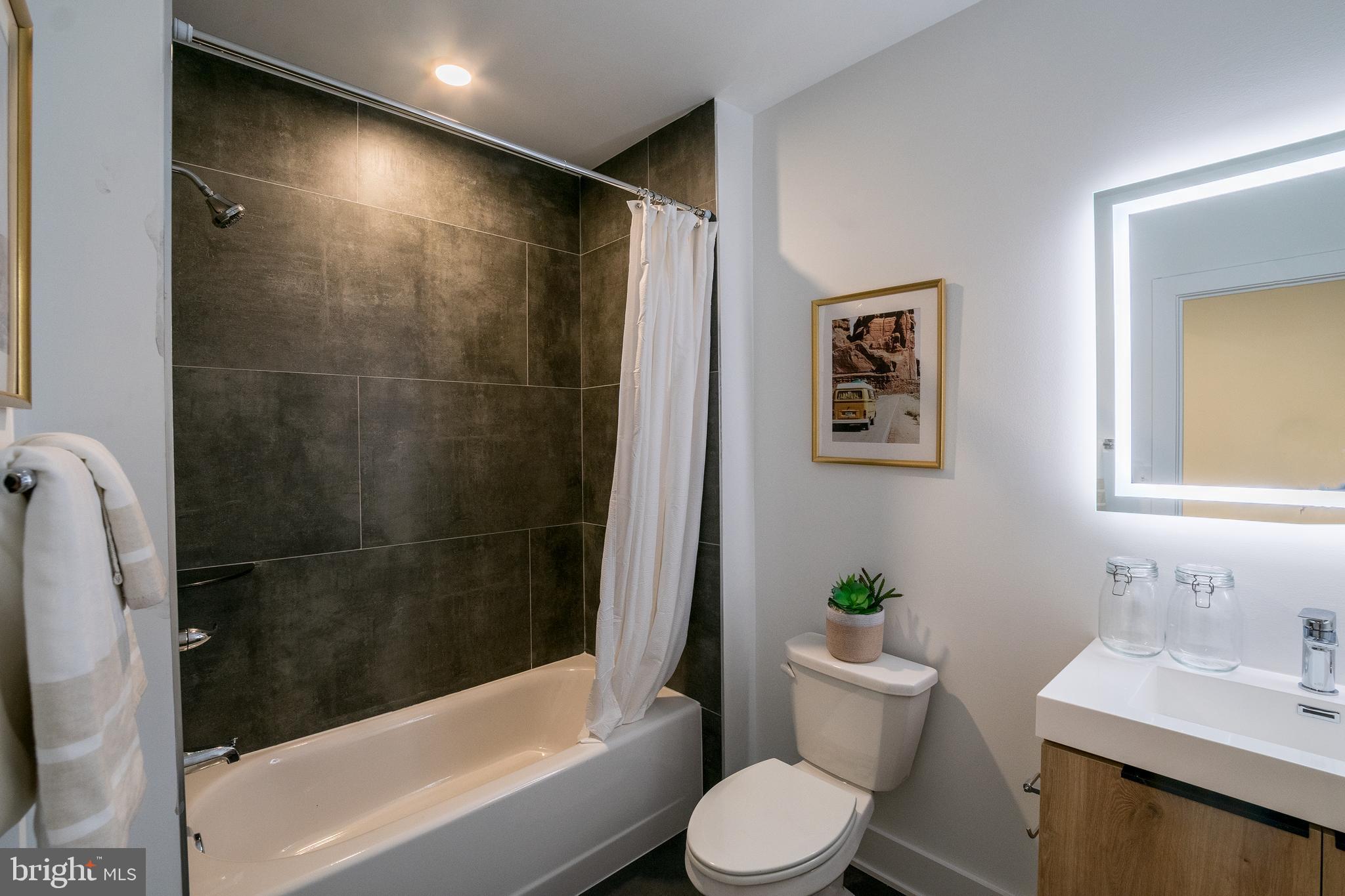 GRADUATE HOSPITAL - Residential Lease