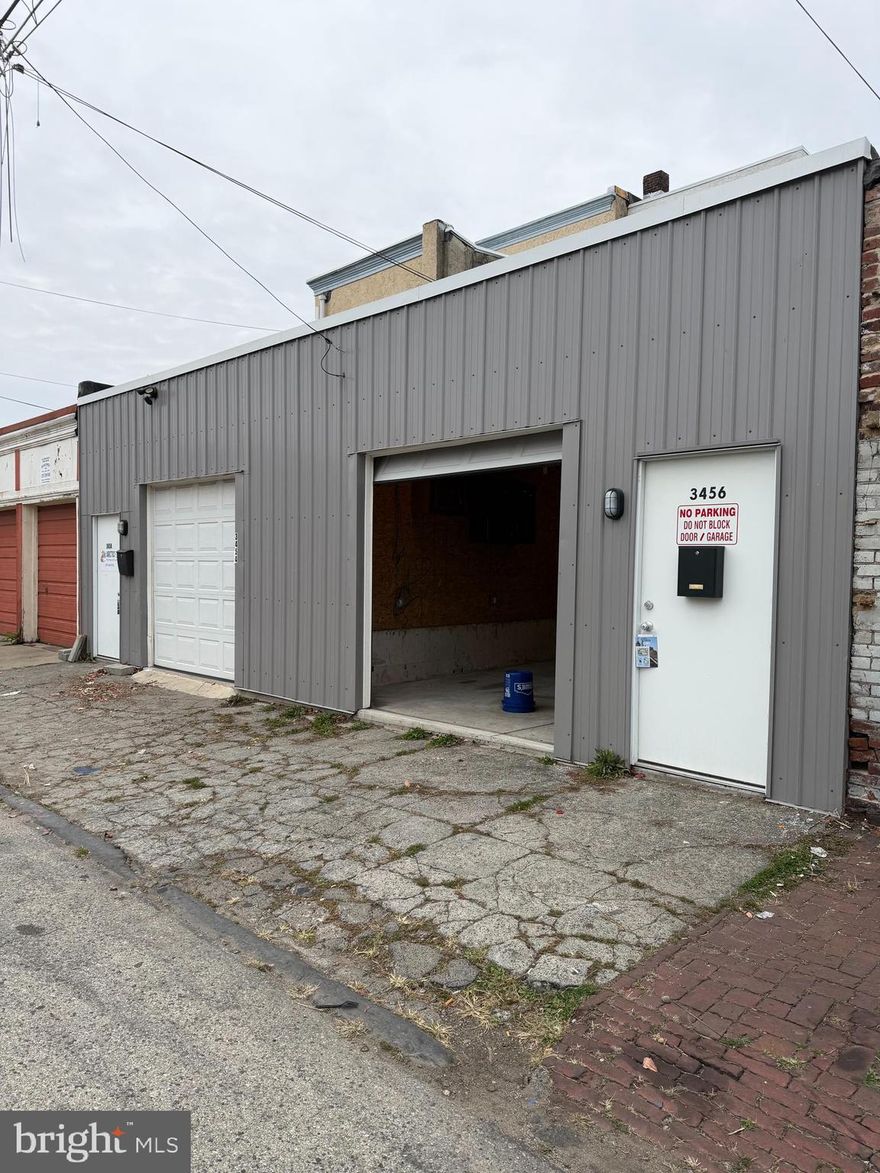 This 1 bay garage in Harrowgate is ready for its next tenant. 8x8 roll up with opener. 17’ wide x 18.75 deep. 

Conveniently located behind 3441–43 Frankford Ave, the garage’s official address is 3458 Coral Street.
Please enter on Coral street.

The rent includes electricity, and please note there is no water service in the building.
The property is secured with a lockbox, making it easy to show.