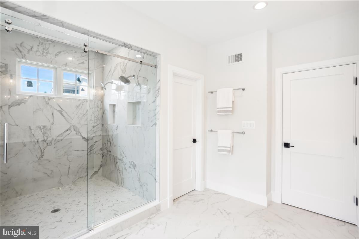 LONE OAK - Residential