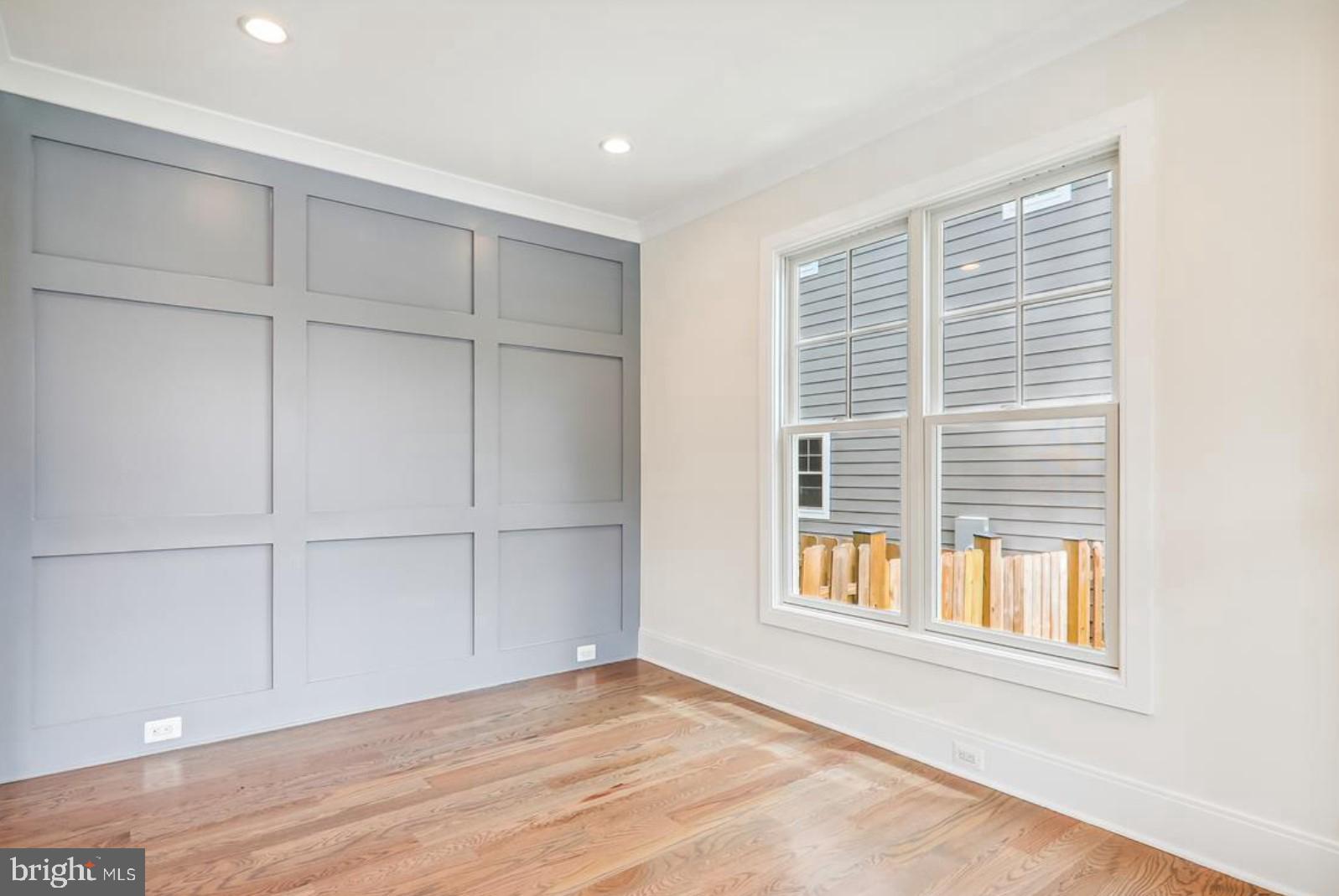 LONE OAK - Residential