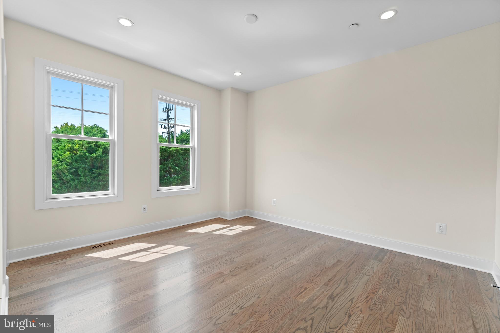 LONE OAK - Residential