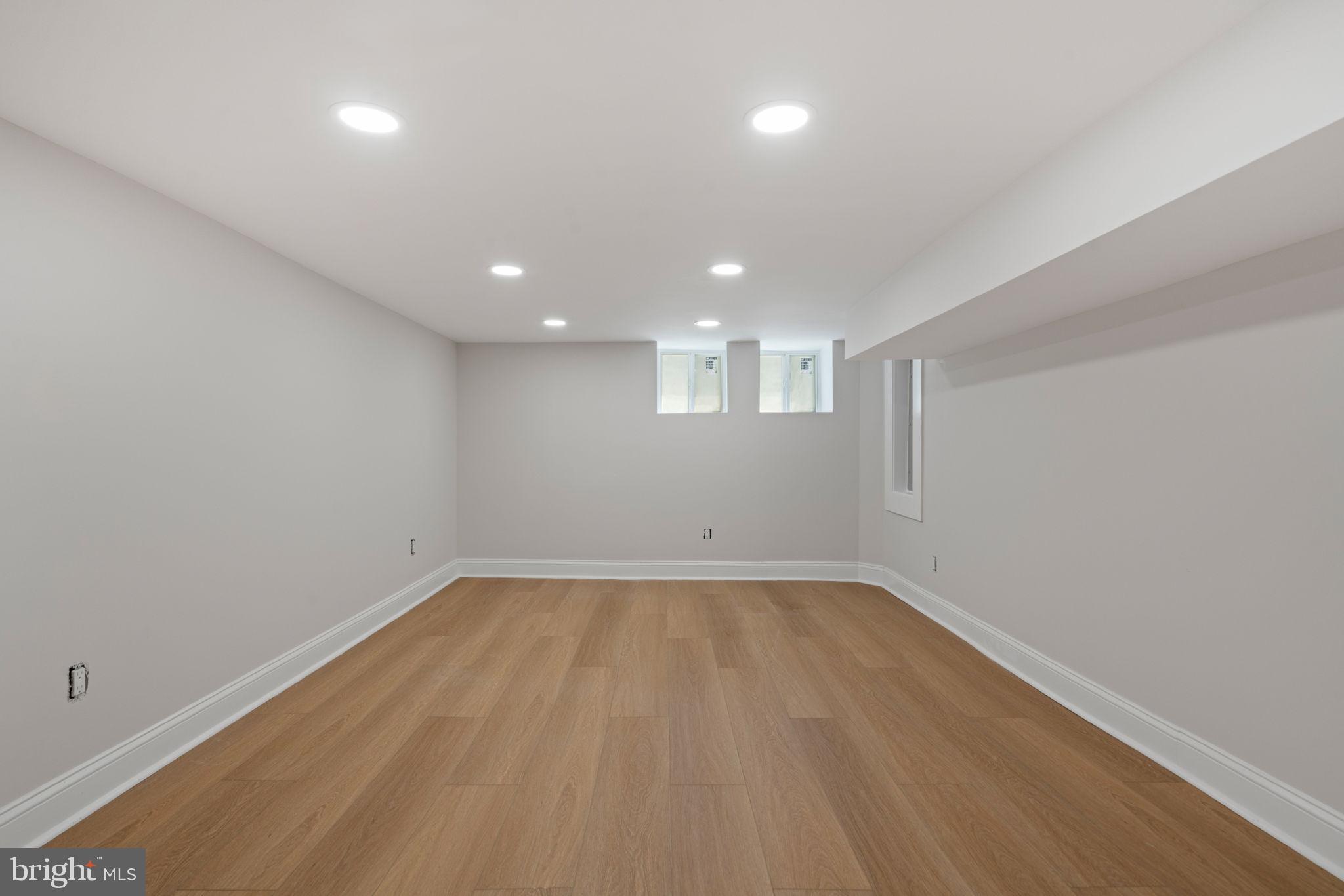 WHITMAN - Residential