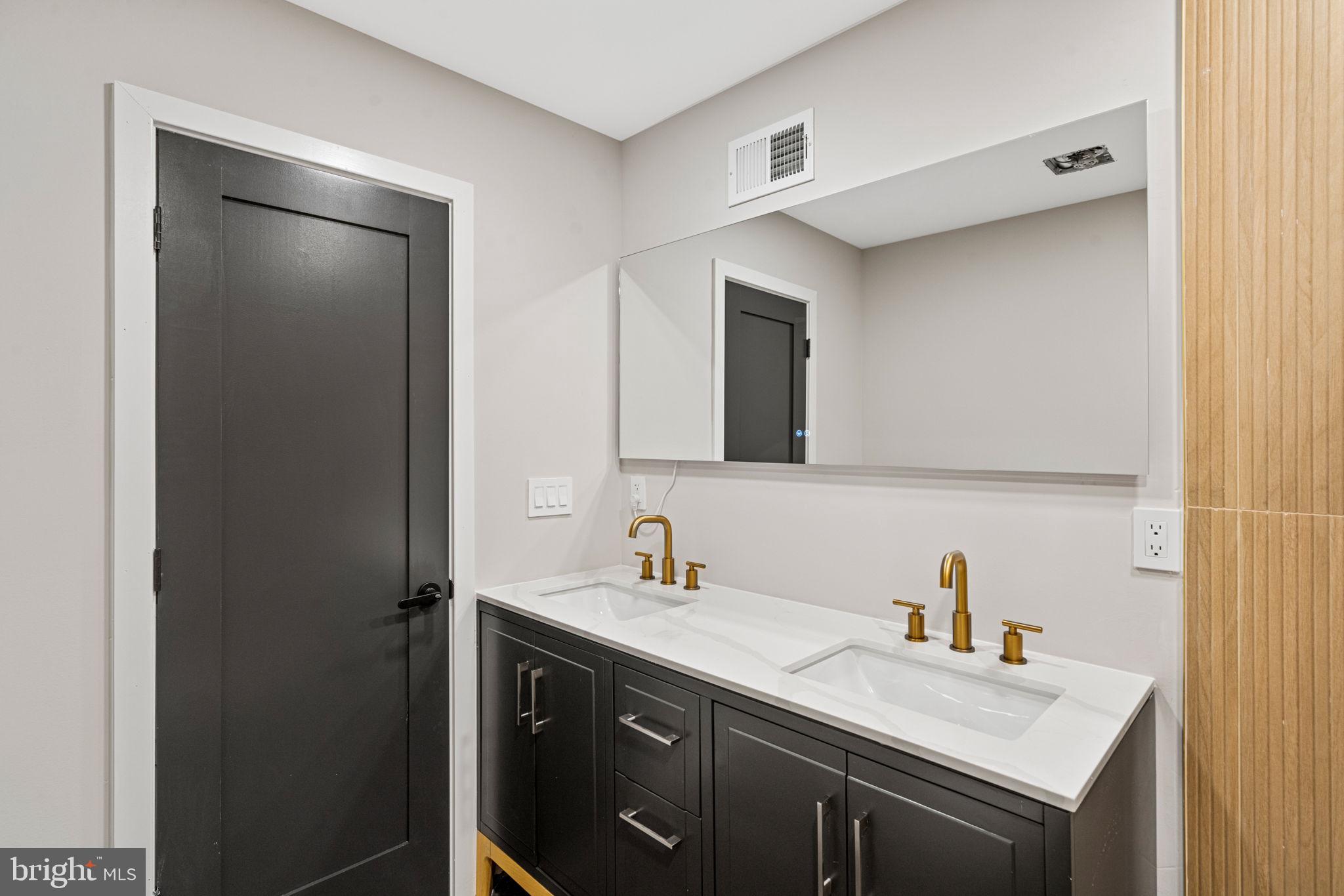 WHITMAN - Residential