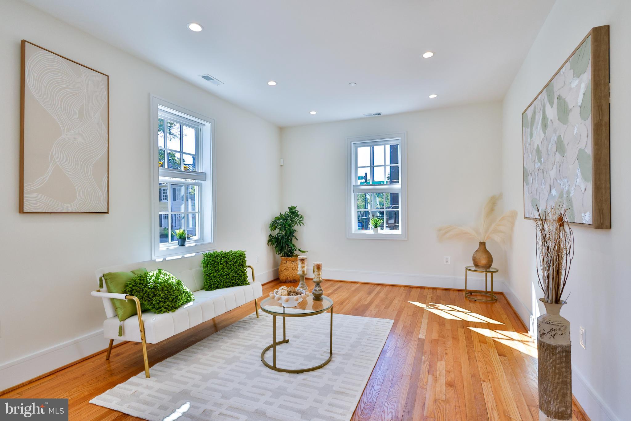 OLD TOWN - Residential Lease