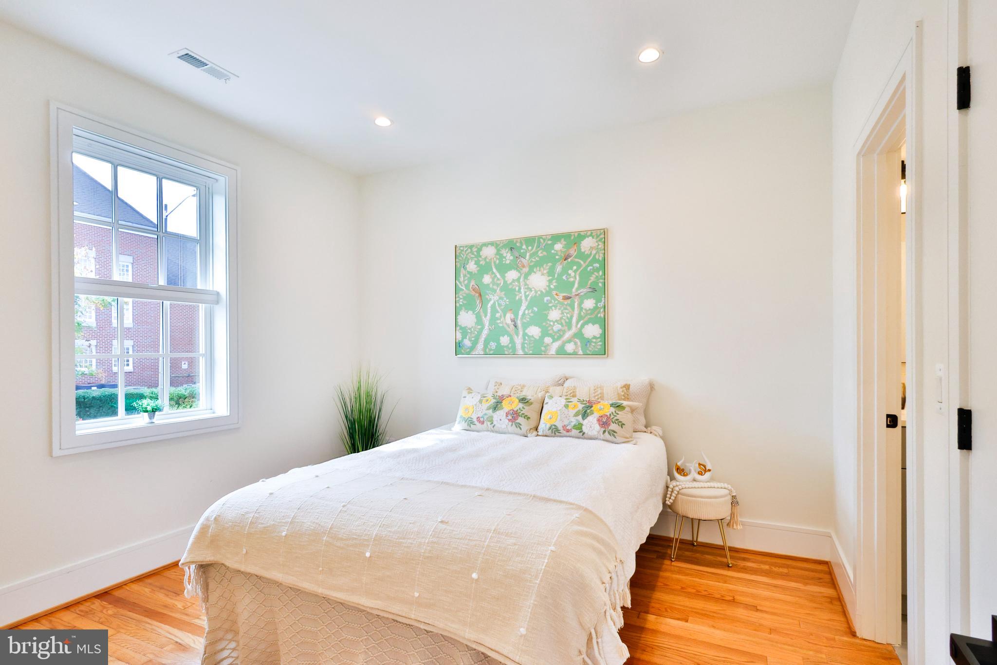 OLD TOWN - Residential Lease