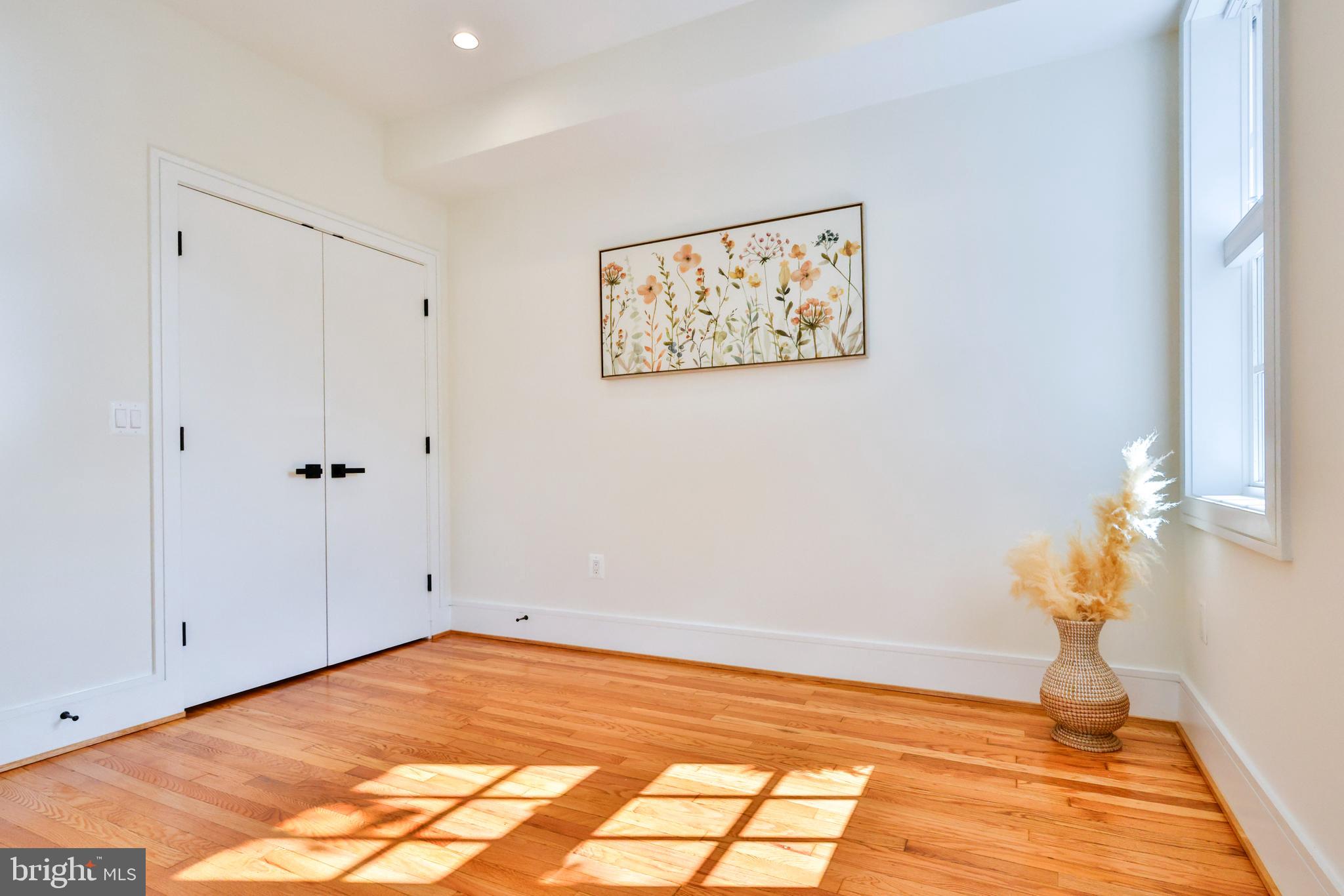 OLD TOWN - Residential Lease