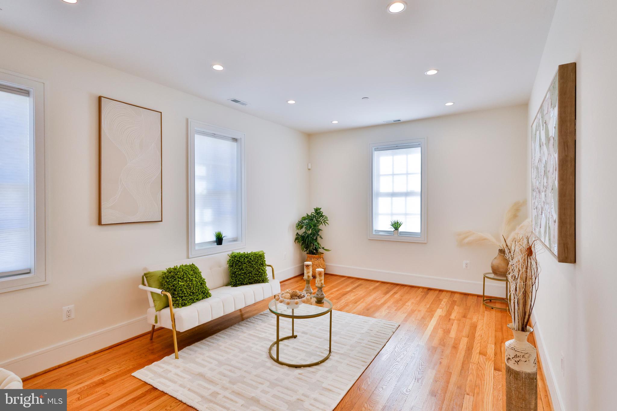 OLD TOWN - Residential Lease