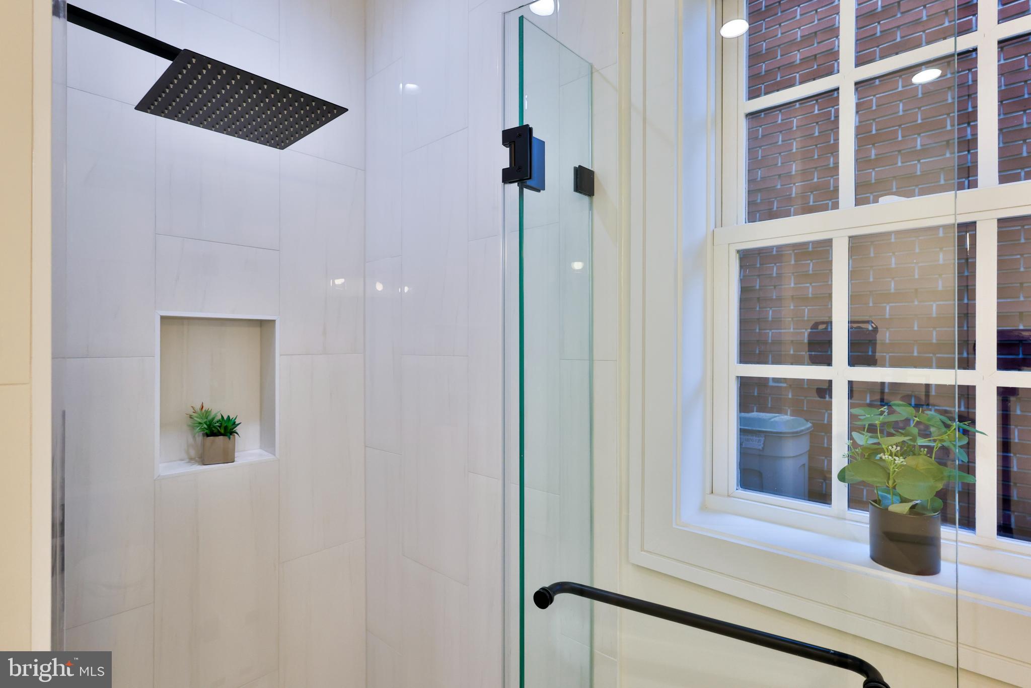 OLD TOWN - Residential Lease