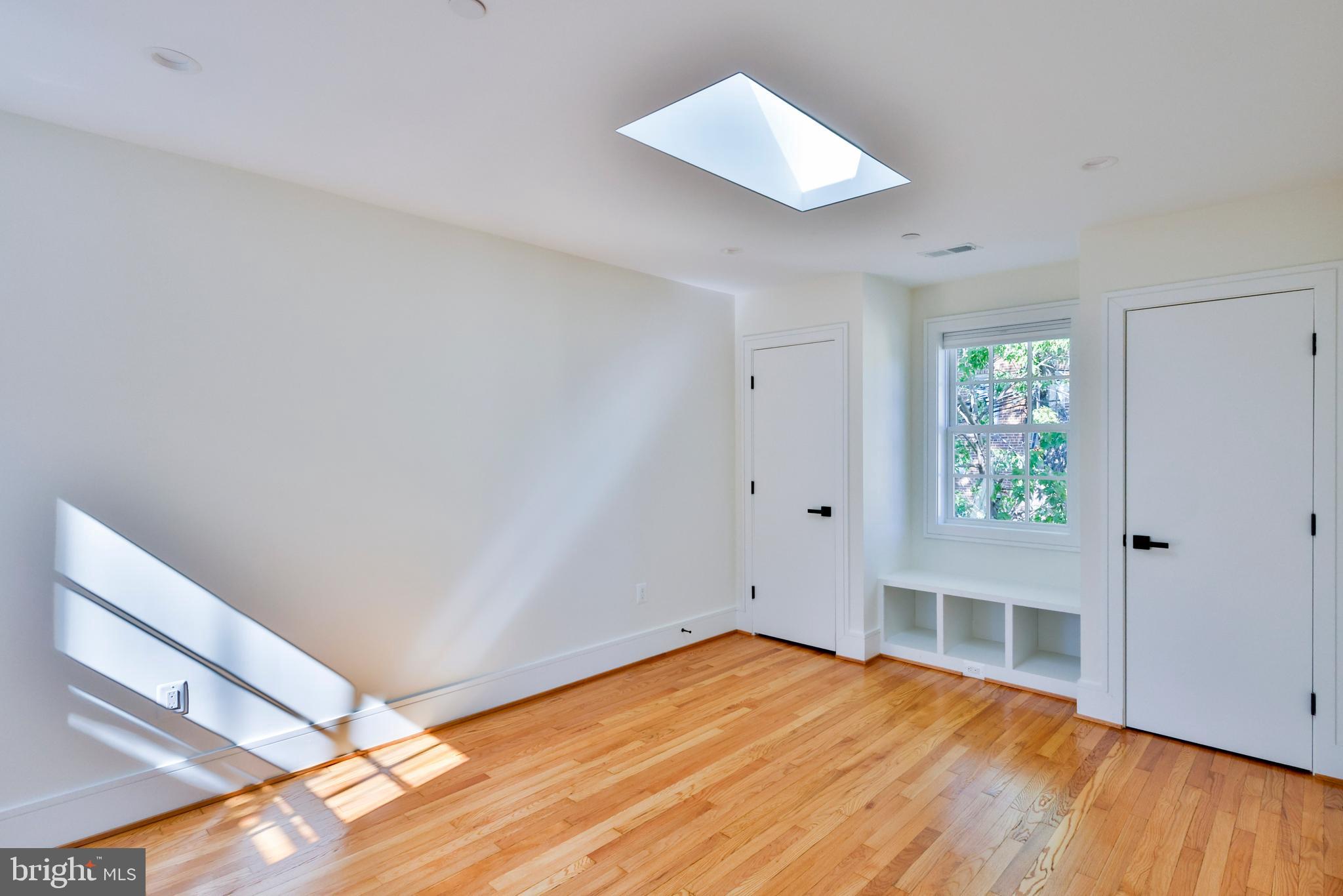 OLD TOWN - Residential Lease