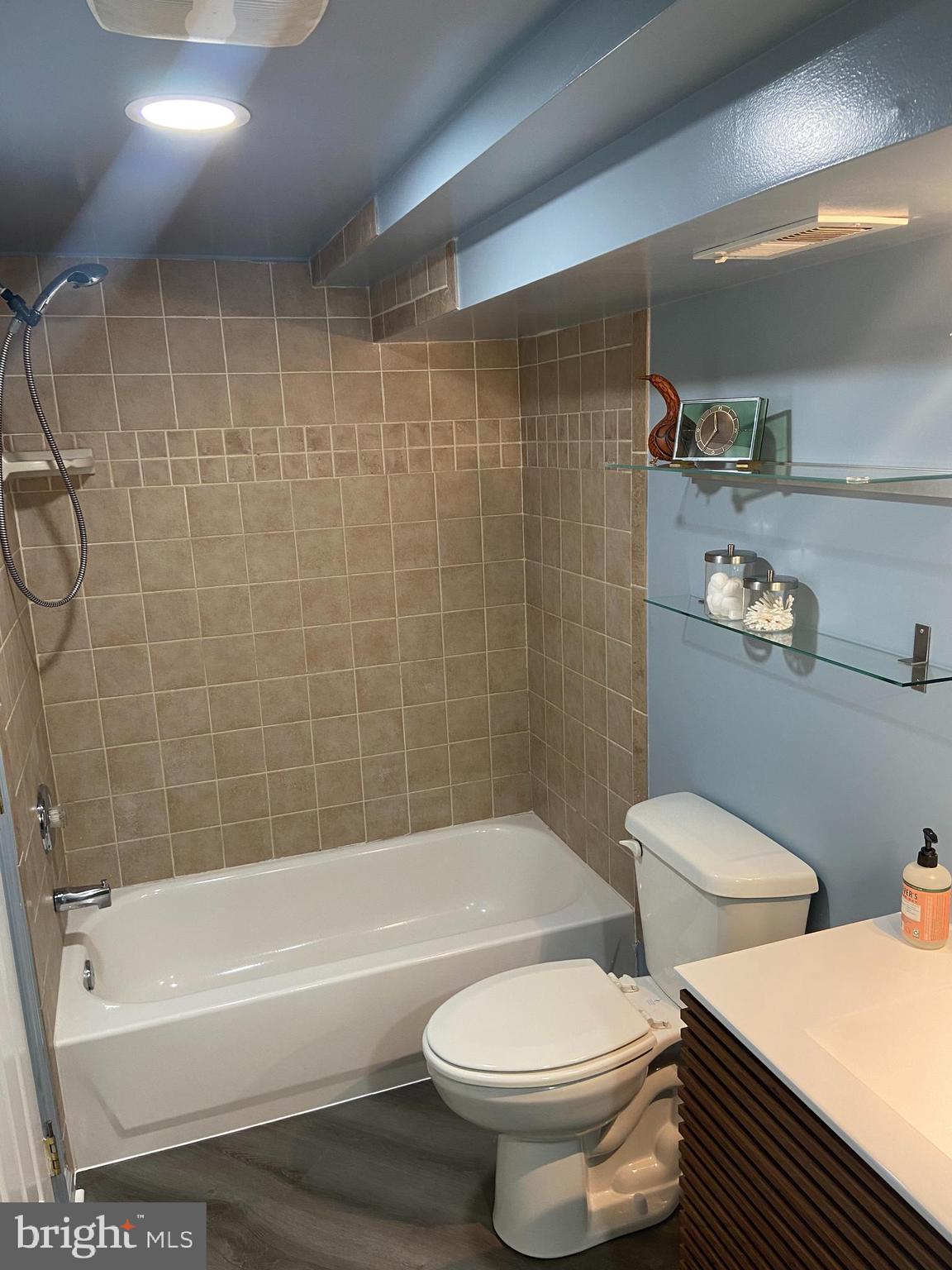 CIPRIANO SPRINGS - Residential