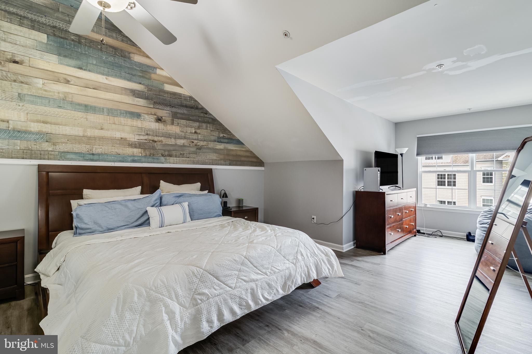 SAN FRANCISCO BY THE BAY - Residential