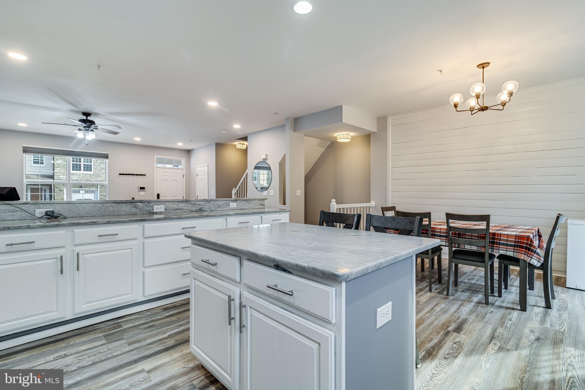 SAN FRANCISCO BY THE BAY - Residential