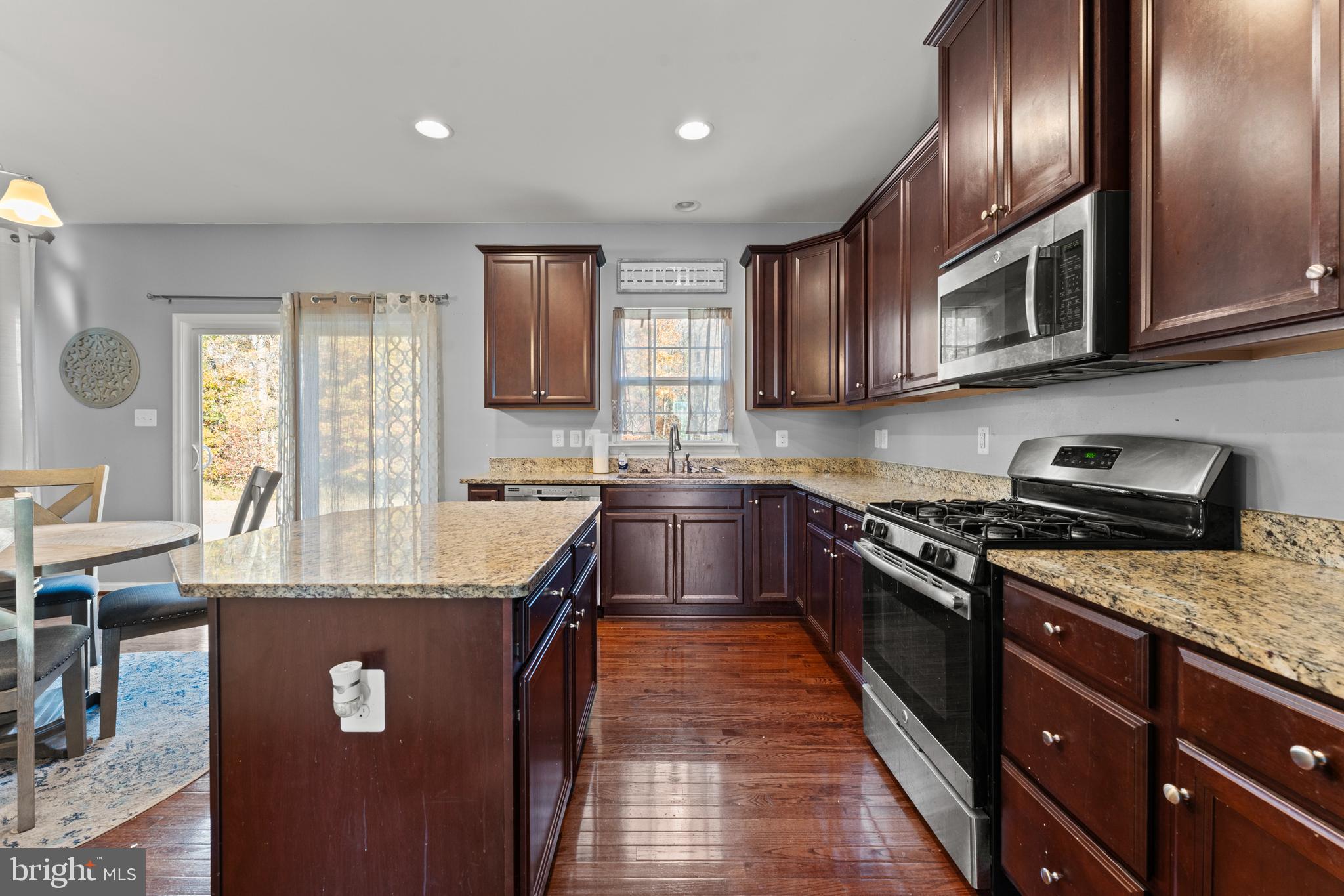 AUTUMN HILLS - Residential