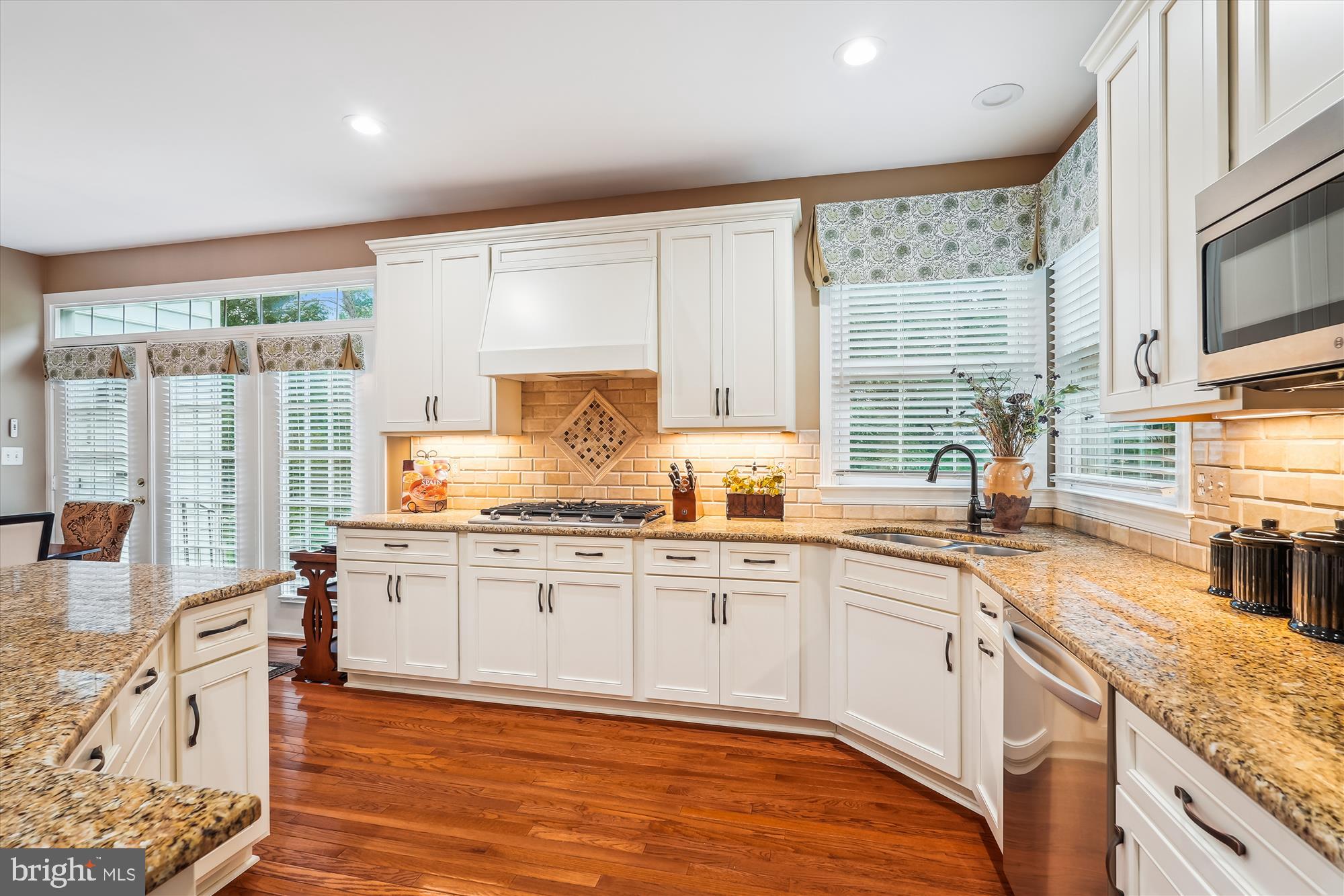 LAKES AT RED ROCK - Residential