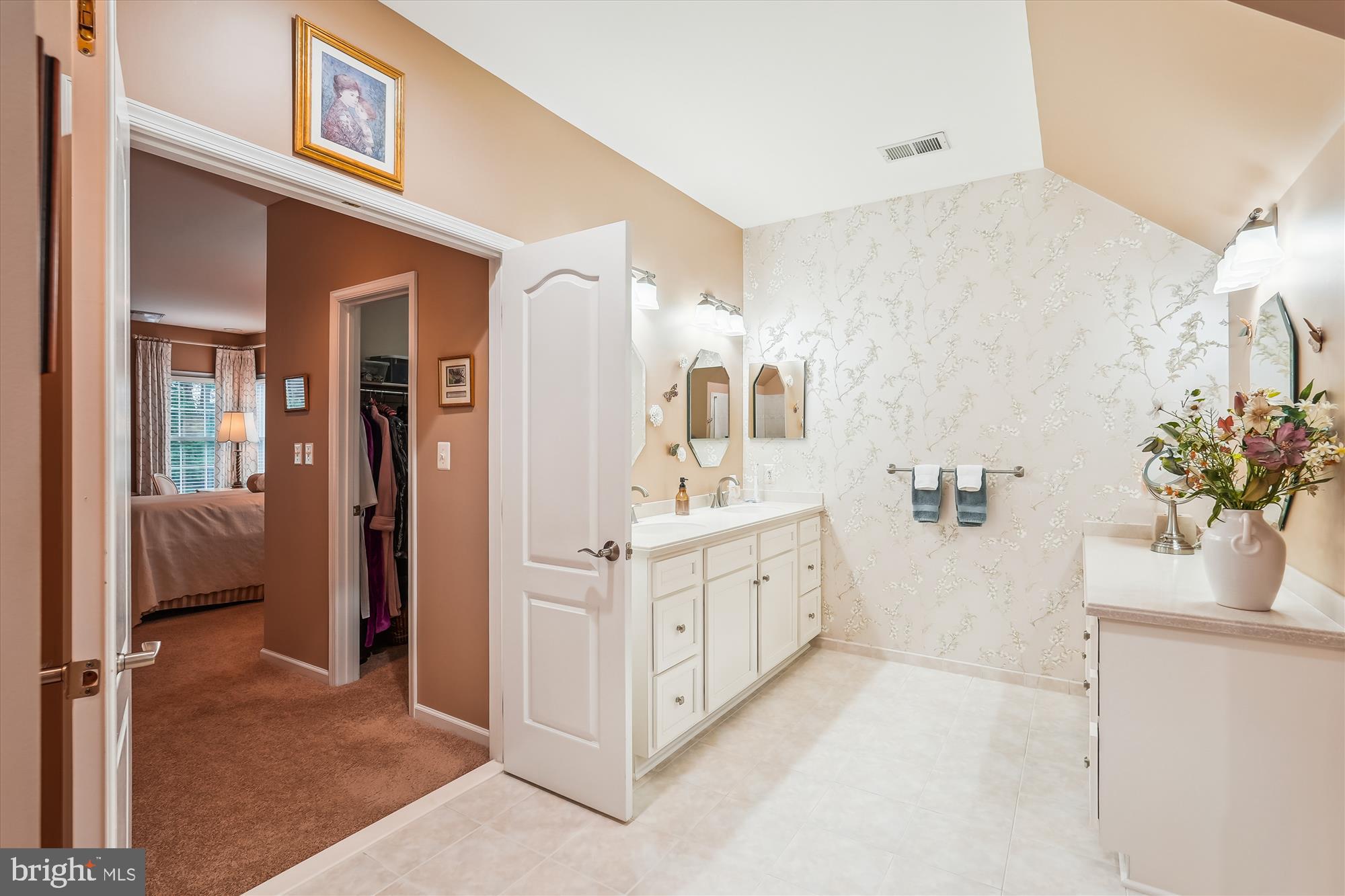 LAKES AT RED ROCK - Residential