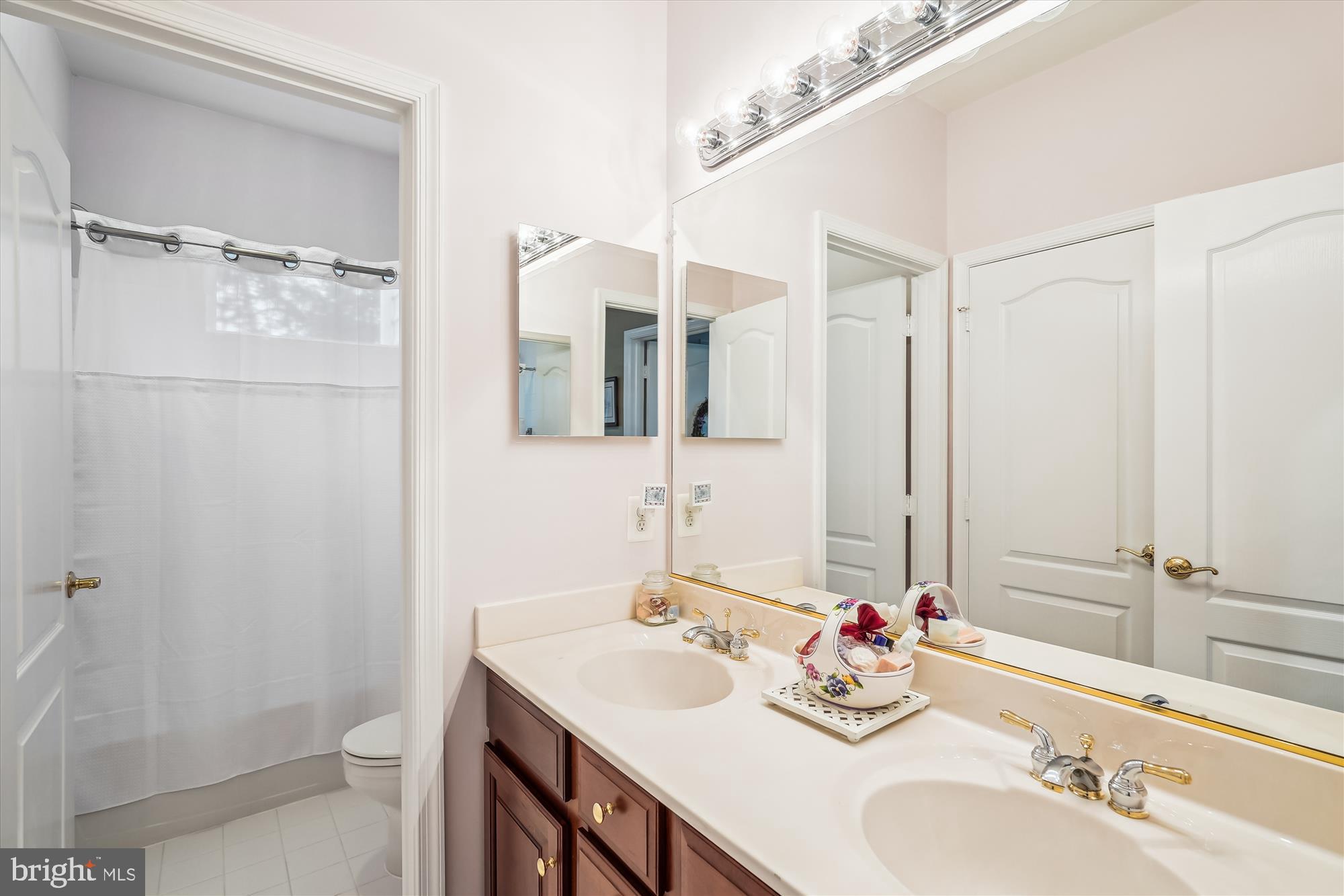 LAKES AT RED ROCK - Residential